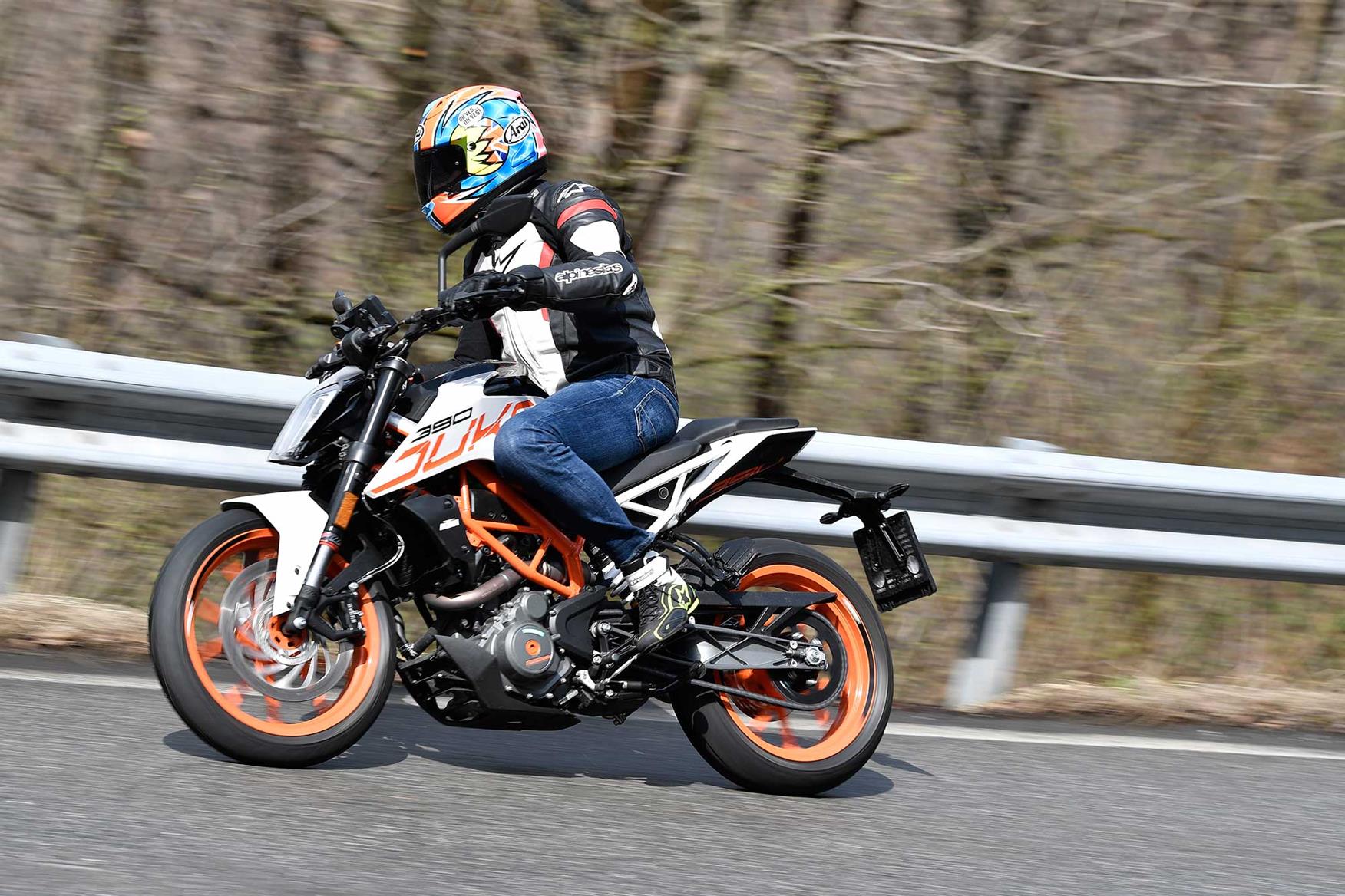 Ktm 390 Duke 2017 On Review Sd Specs Prices Mcn Ktm 390 Duke 2017 On