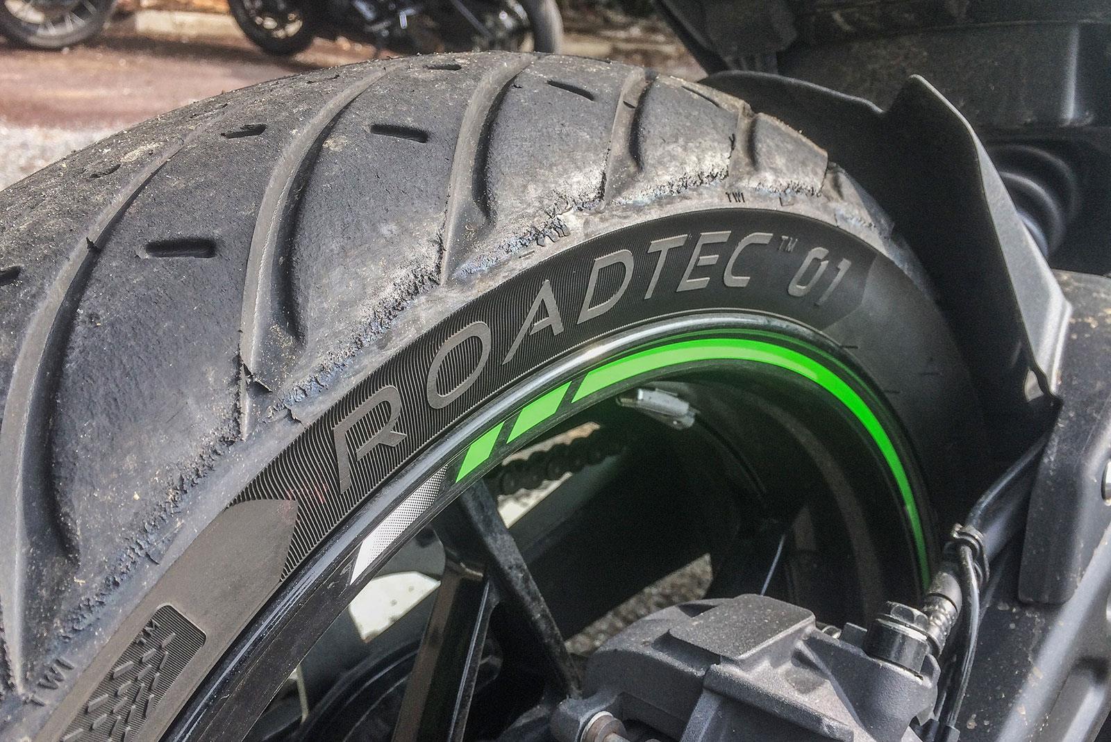 Metzeler Roadtec 01 tyre