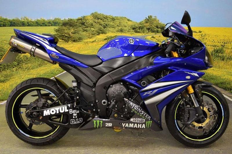 Yamaha R1 motorcycle for sale