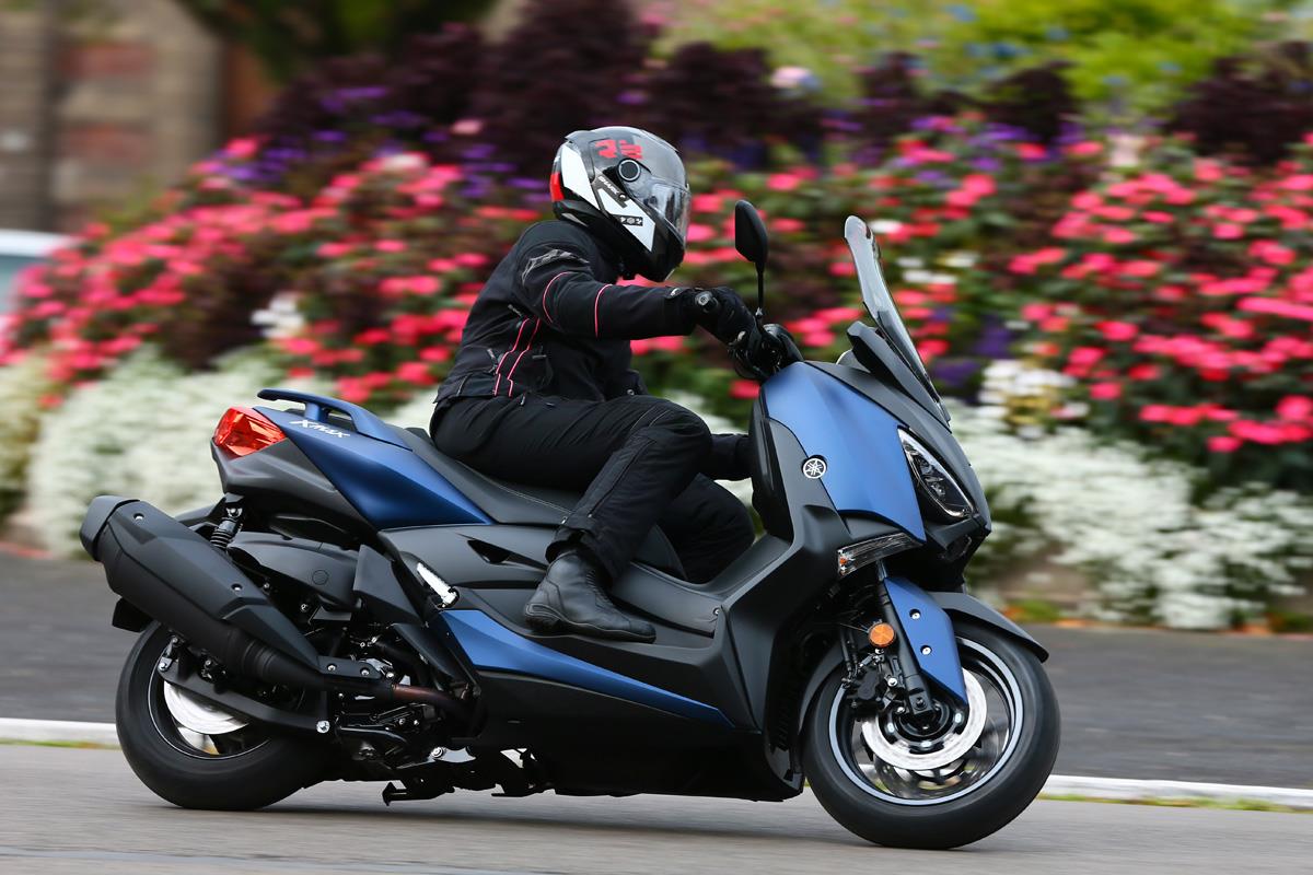 YAMAHA XMAX 400 (2018-on) Review | Speed, Specs & Prices | MCN