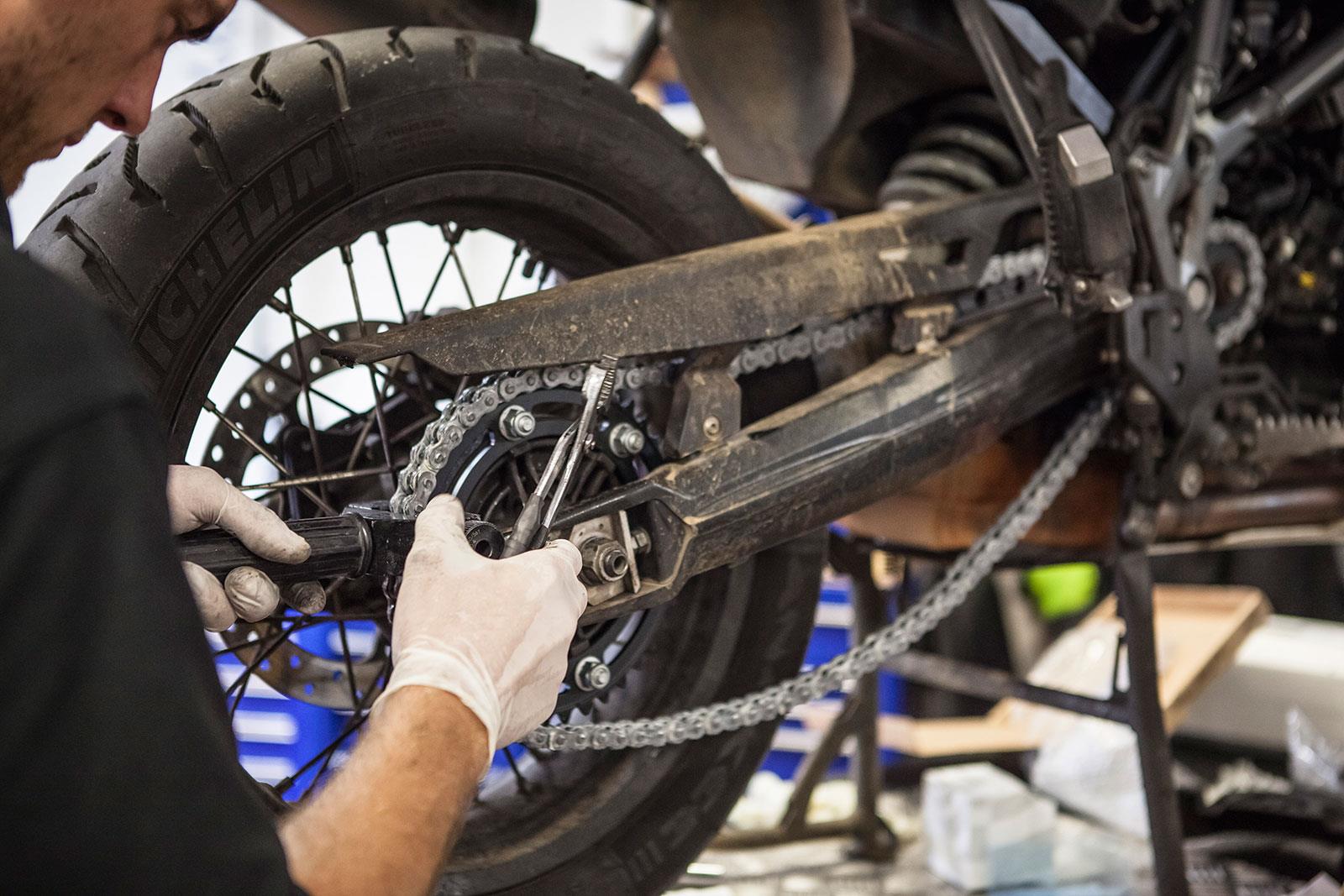 Chain adjustment