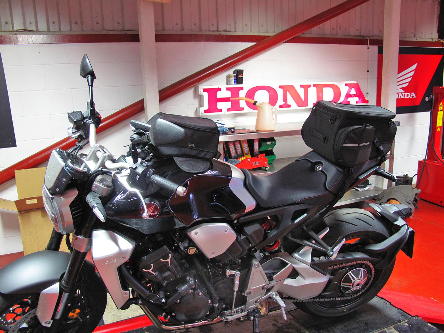 The Honda CB1000R+ purpose made luggage fits perfectly The Honda CB1000R+ purpose made luggage fits perfectly
