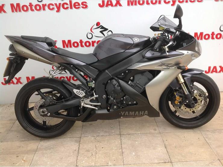 An example of the 'prettiest' Yamaha YZF-R1 for sale An example of the 'prettiest' Yamaha YZF-R1 for sale