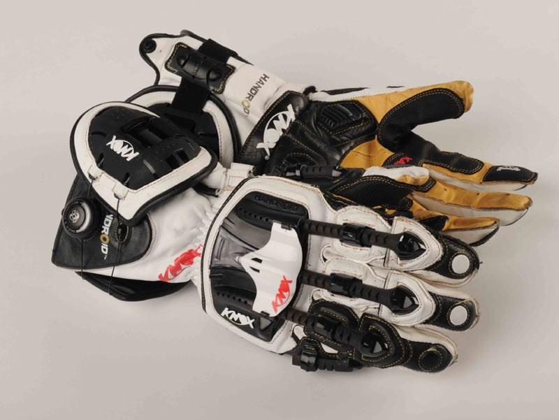 Adam tested an early pair of Knox Handroids Adam tested an early pair of Knox Handroids