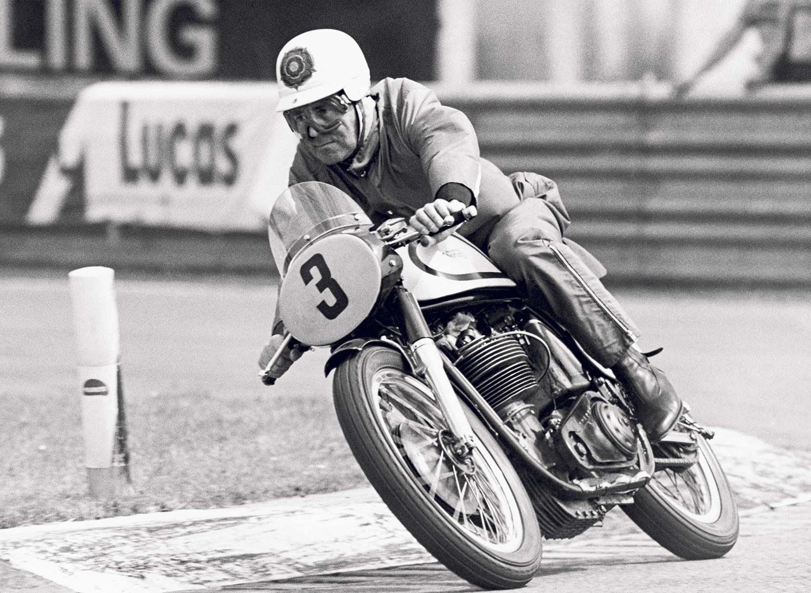 Geoff Duke's size and style fitted the Manx Norton perfectly Geoff Duke's size and style fitted the Manx Norton perfectly