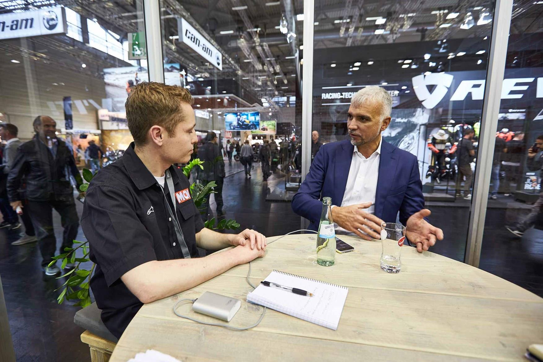 Dan Sutherland talks Suzuki Katana with Rodolfo Frascoli Dan Sutherland talks Suzuki Katana with Rodolfo Frascoli