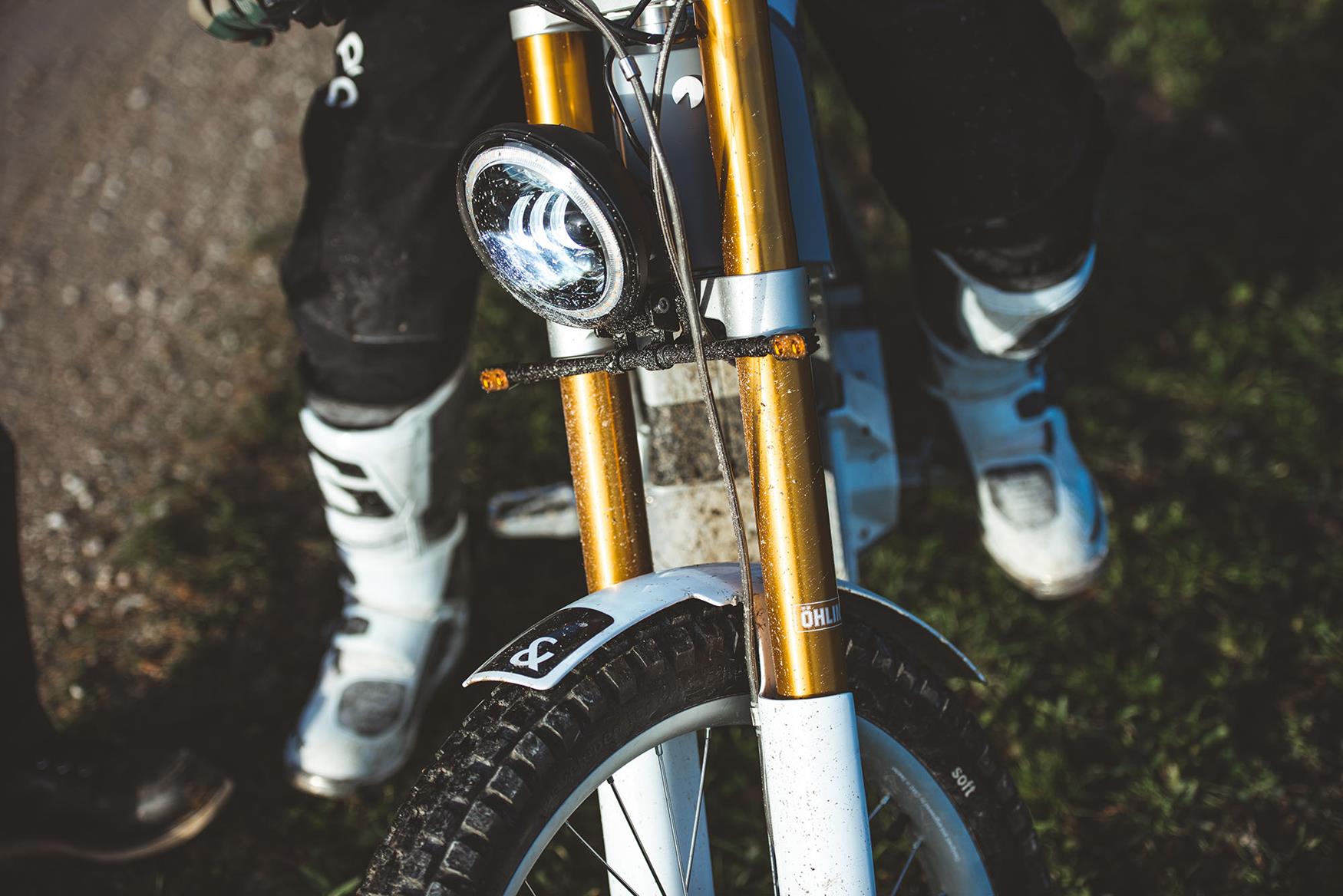 Cake Kalk& headlight and indicators Cake Kalk& headlight and indicators