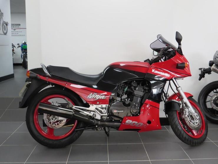 Kawasaki GPZ900 for sale Kawasaki GPZ900 for sale