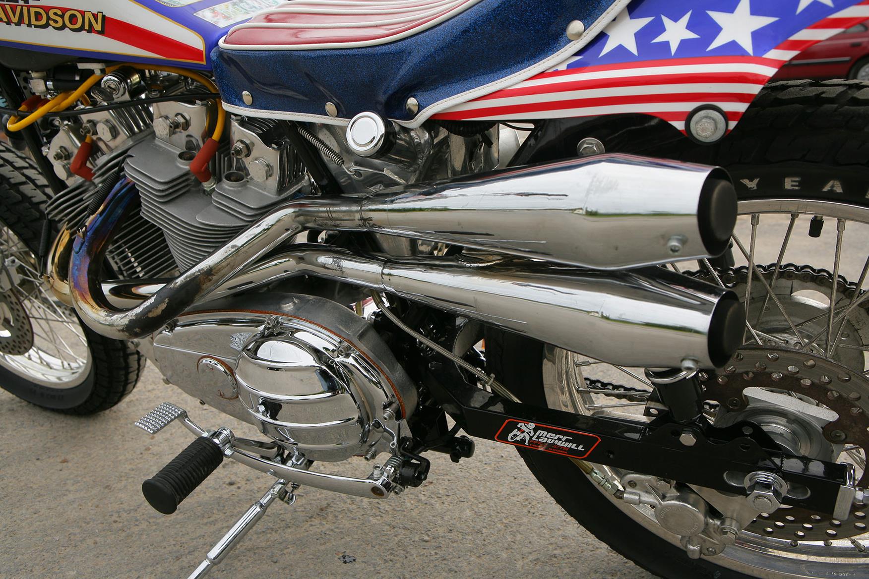 The engine barks despite the silencers on the exhaust The engine barks despite the silencers on the exhaust