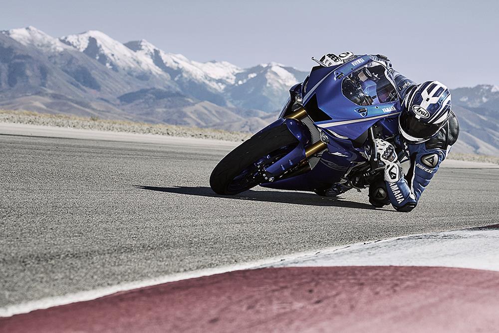 2017 Yamaha R6 on track 2017 Yamaha R6 on track