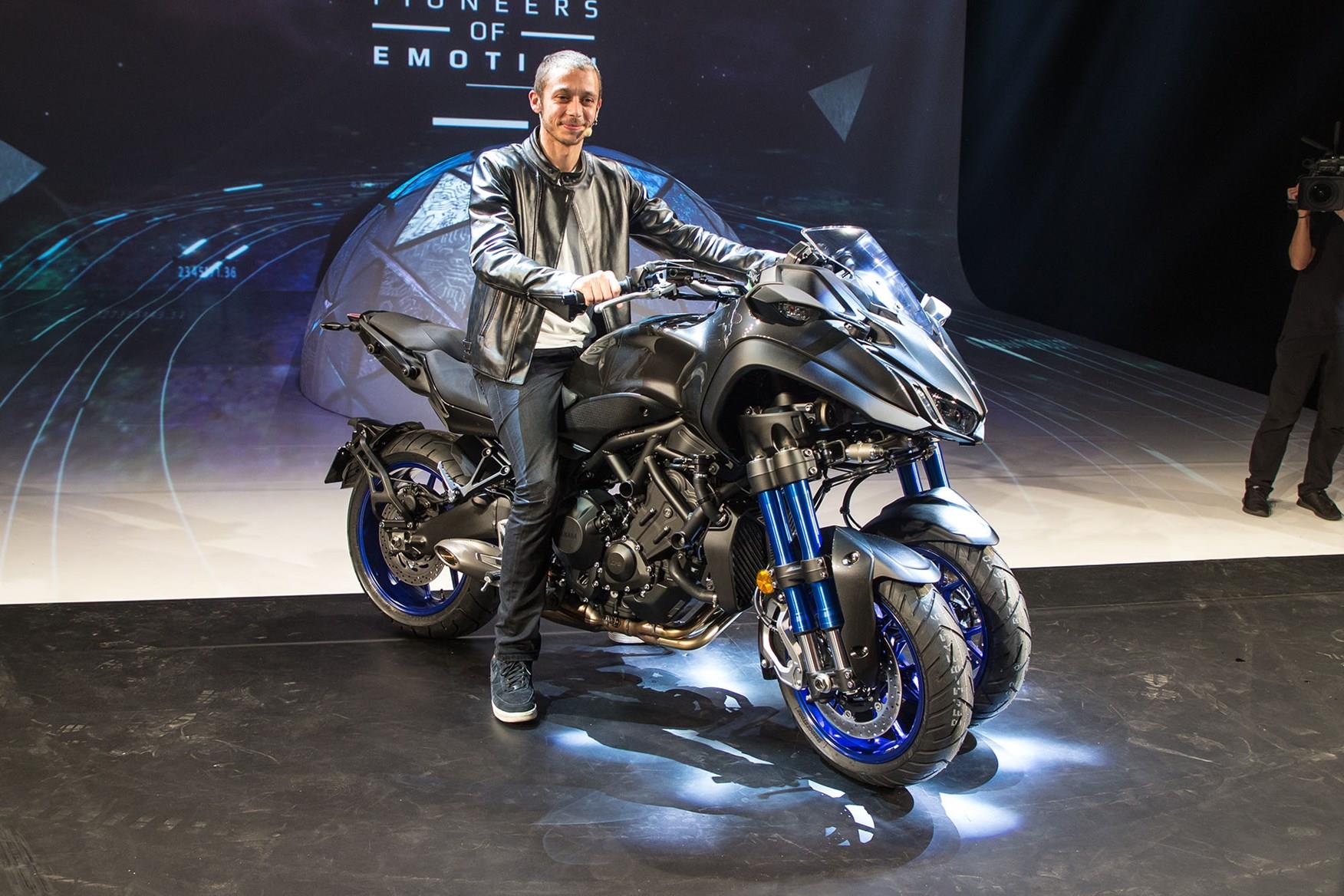 Valentino Rossi poses on the Yamaha Niken at EICMA 2017 Valentino Rossi poses on the Yamaha Niken at EICMA 2017