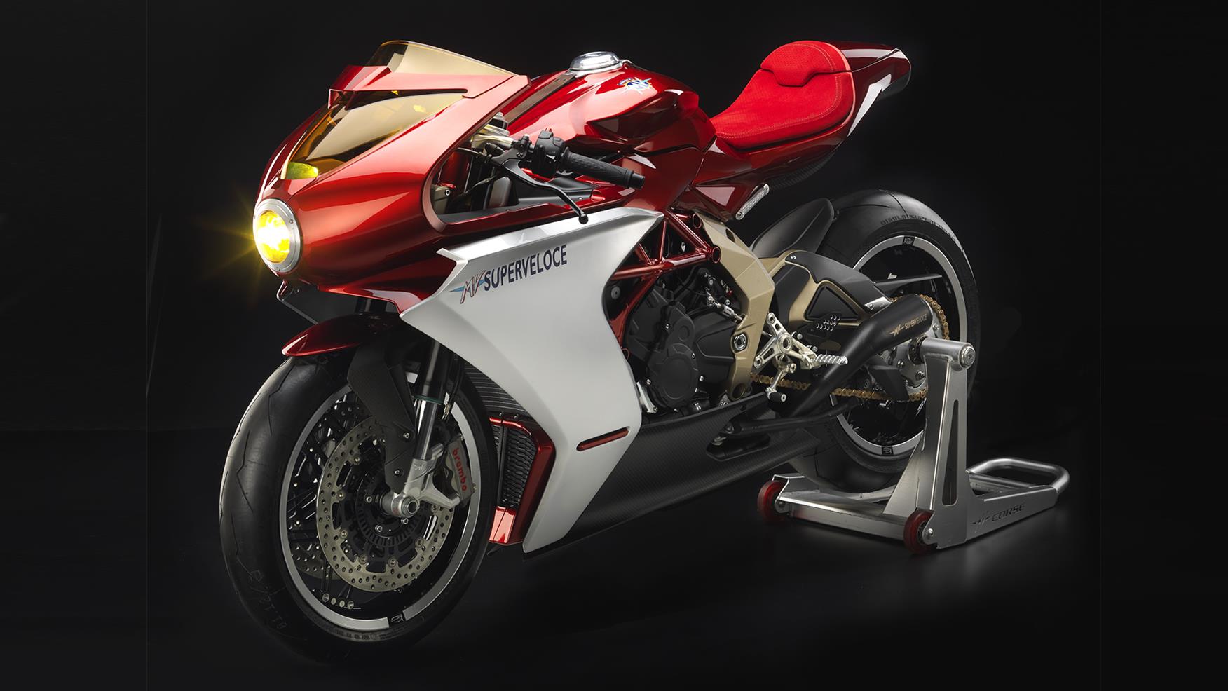 A frontal view of the MV Agusta Superveloce 800 Serie Oro A frontal view of the MV Agusta Superveloce 800 Serie Oro