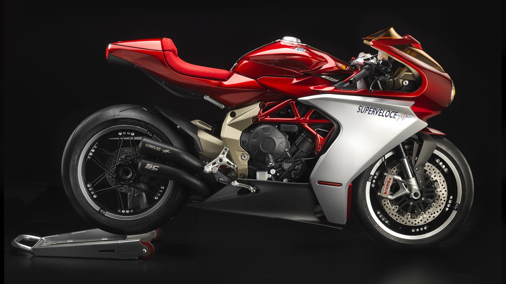 A side-on view of the MV Agusta Superveloce 800 Serie Oro A side-on view of the MV Agusta Superveloce 800 Serie Oro