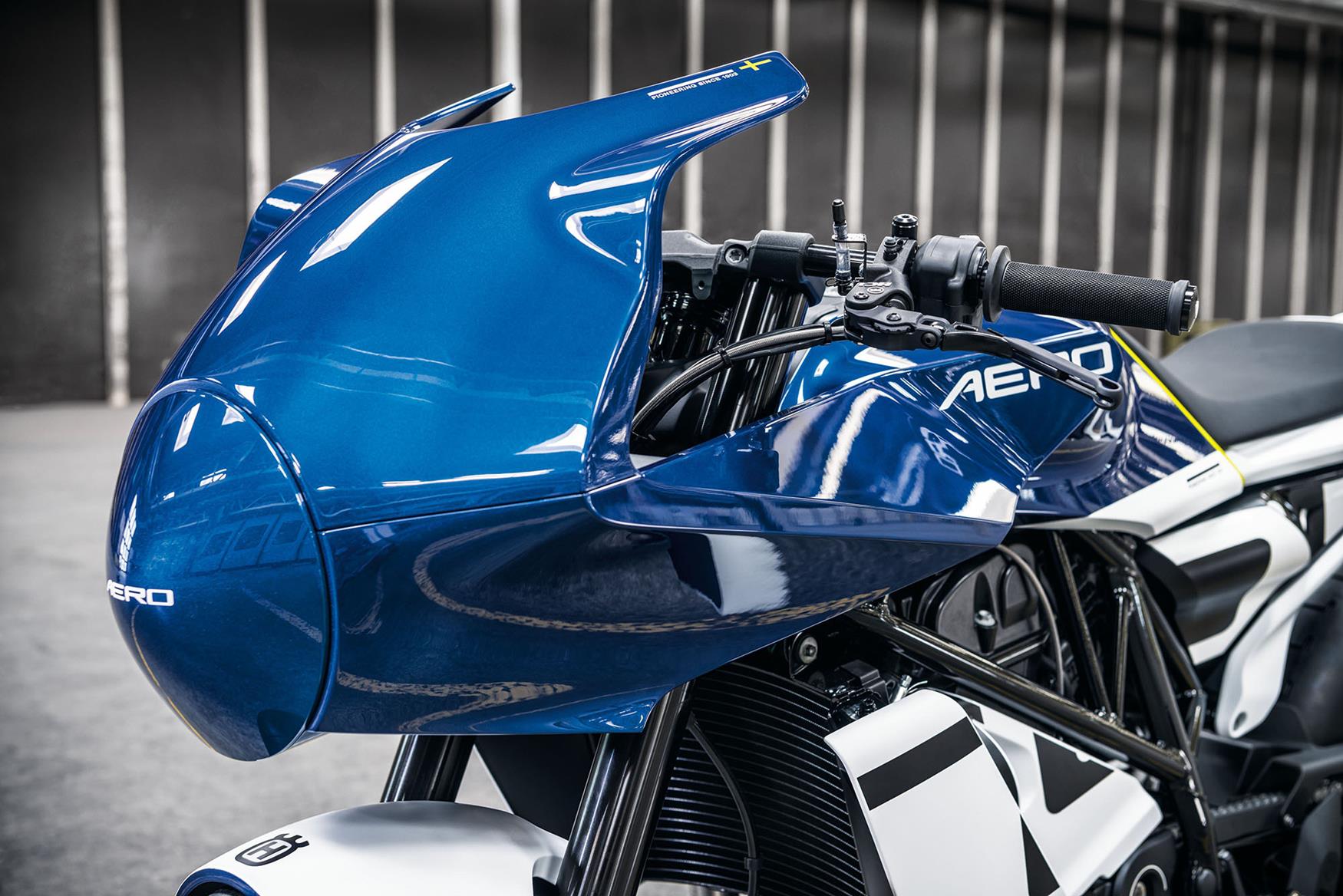 The Aero's fairing houses a smart TFT dash The Aero's fairing houses a smart TFT dash