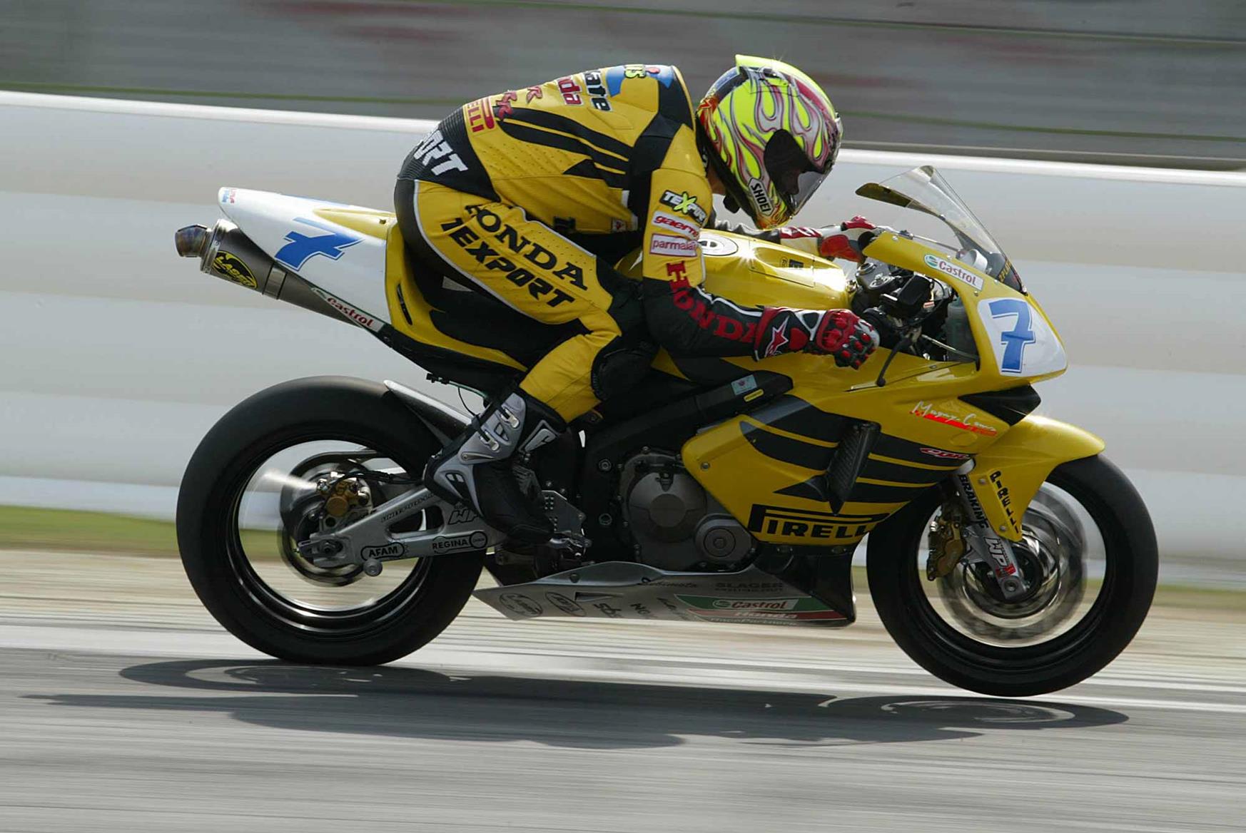 Vermeulen took the 2003 World Supersport crown with Ten Kate Honda Vermeulen took the 2003 World Supersport crown with Ten Kate Honda