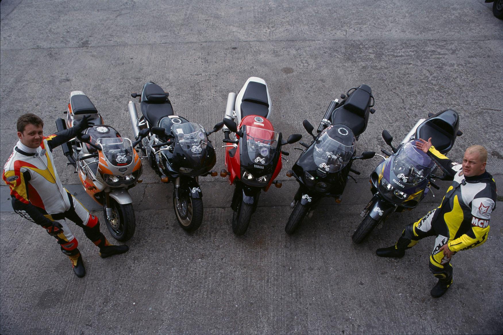 From left to right: Honda CBR900RR FireBlade, Suzuki TL1000S, Yamaha YZF1000 Thunderace, Kawasaki ZX-7R, Suzuki GSX-R750 From left to right: Honda CBR900RR FireBlade, Suzuki TL1000S, Yamaha YZF1000 Thunderace, Kawasaki ZX-7R, Suzuki GSX-R750