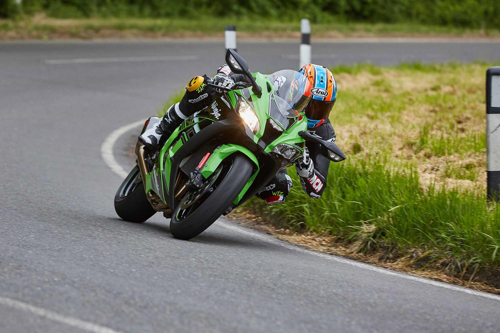 The 2016 Kawasaki ZX-10R The 2016 Kawasaki ZX-10R