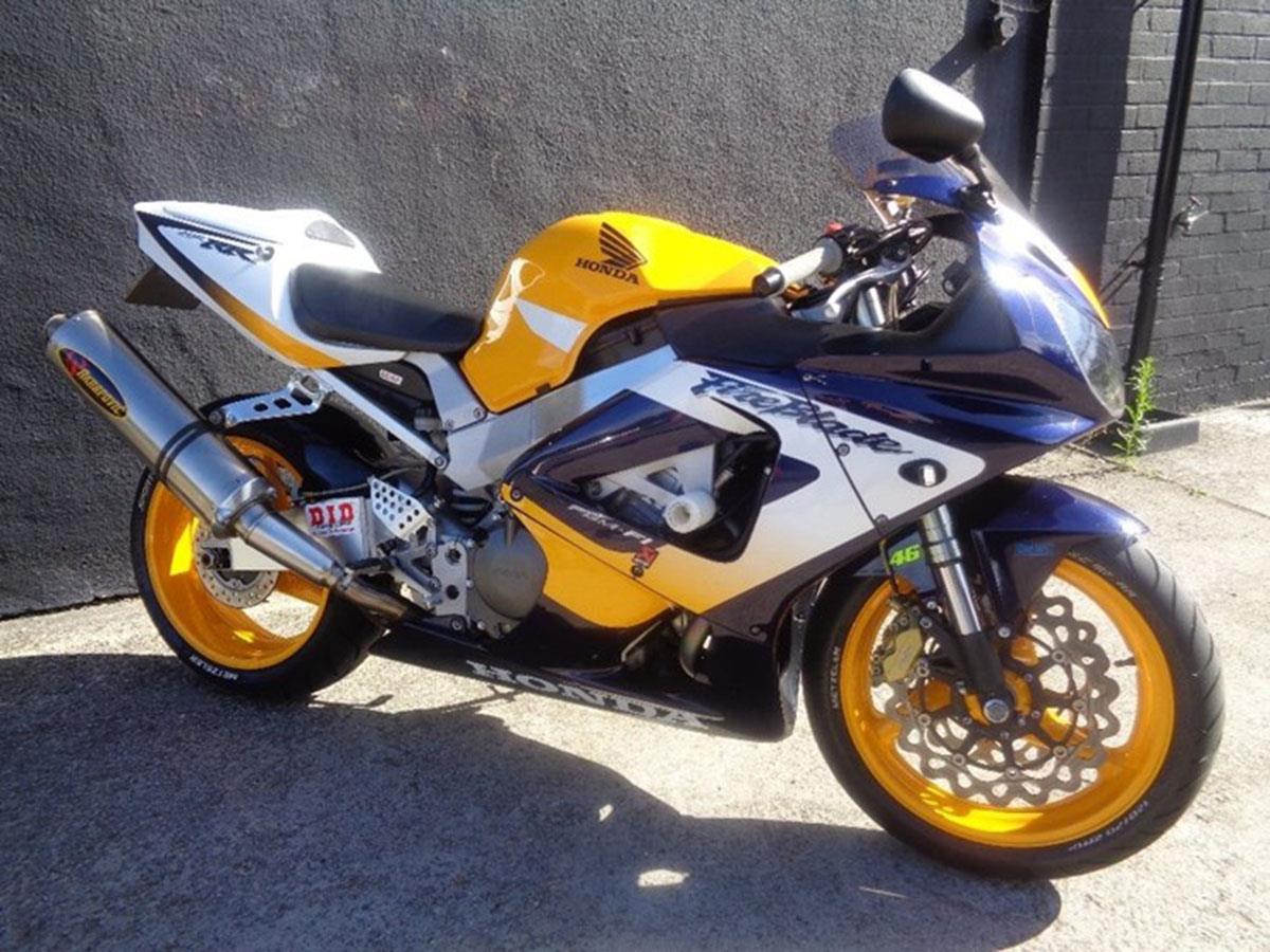 2000 Honda CBR900RR FireBlade 2000 Honda CBR900RR FireBlade