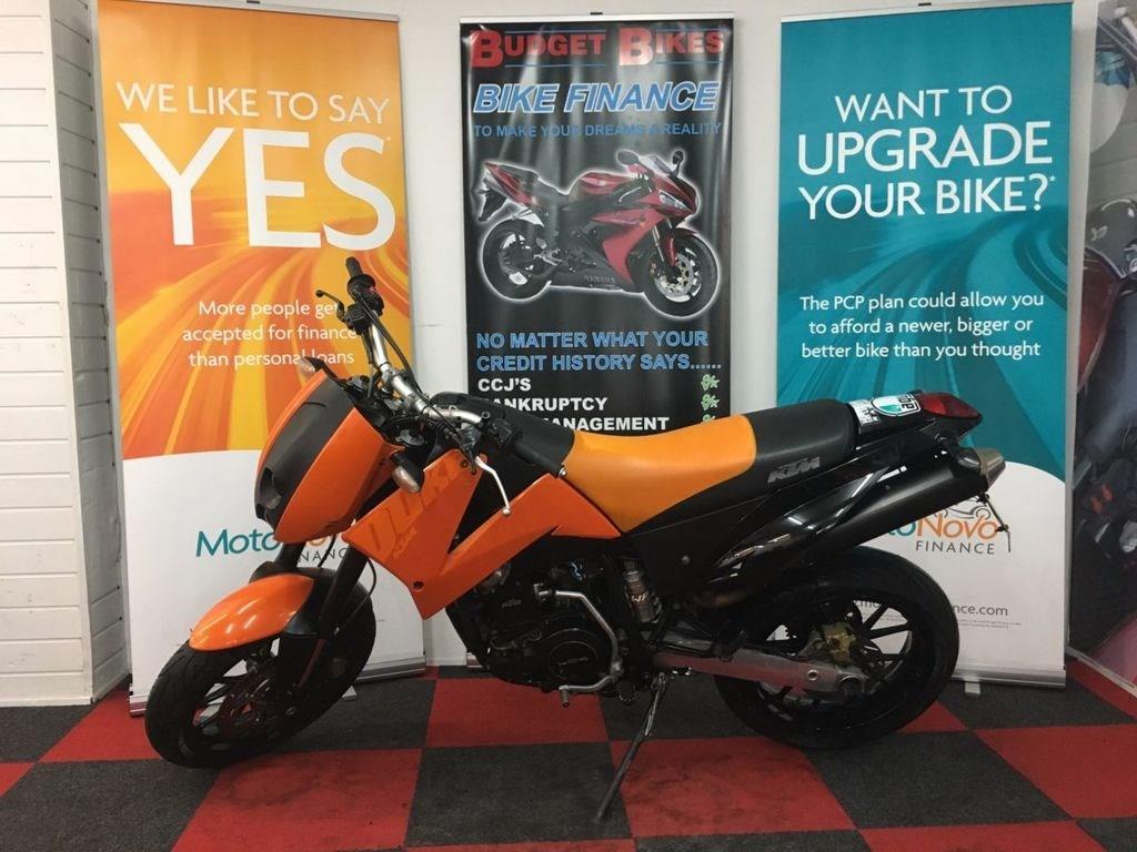 The KTM 620 Duke is the hooligan of the group The KTM 620 Duke is the hooligan of the group