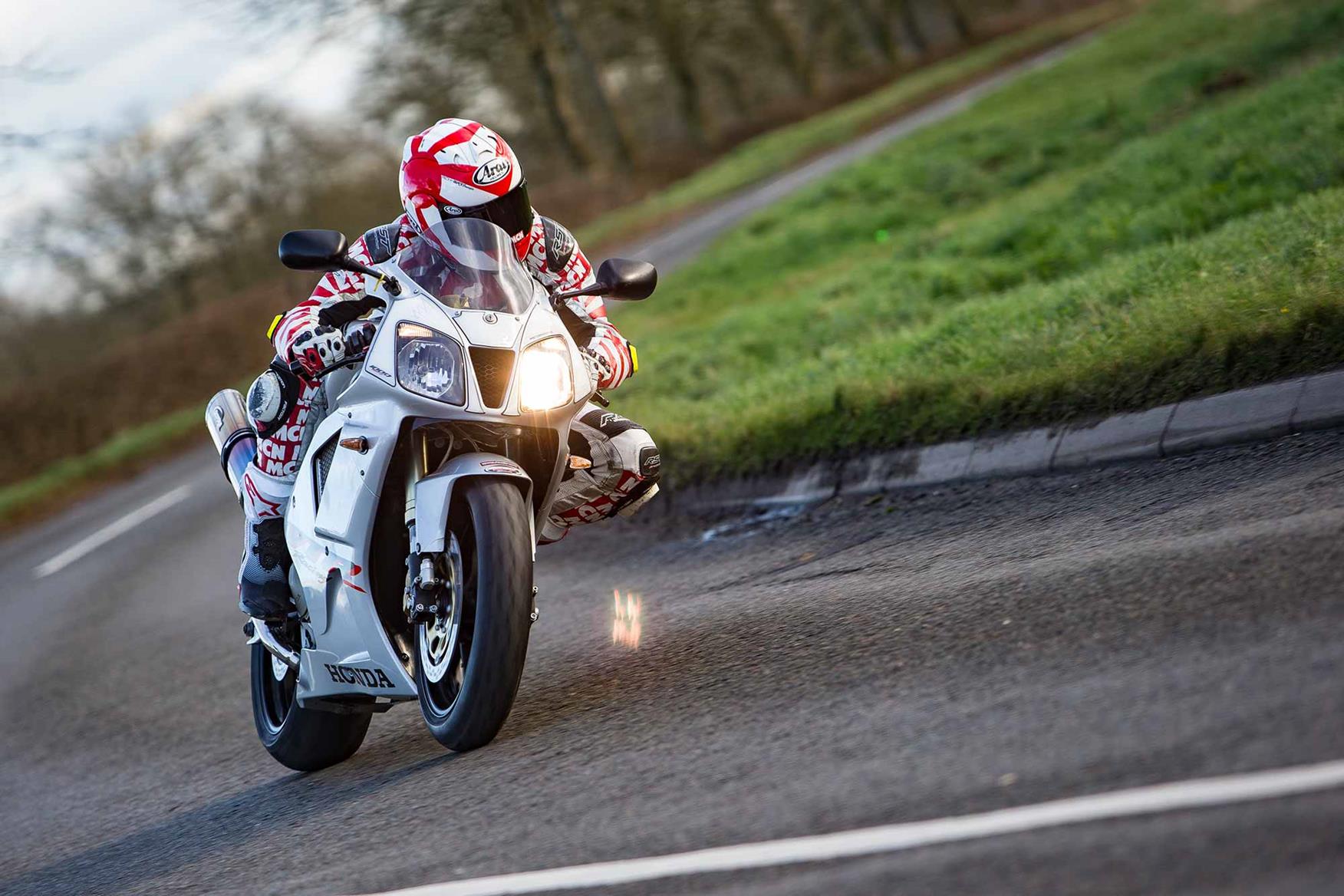 Cornering on smooth roads is a dream on the SP-1 Cornering on smooth roads is a dream on the SP-1