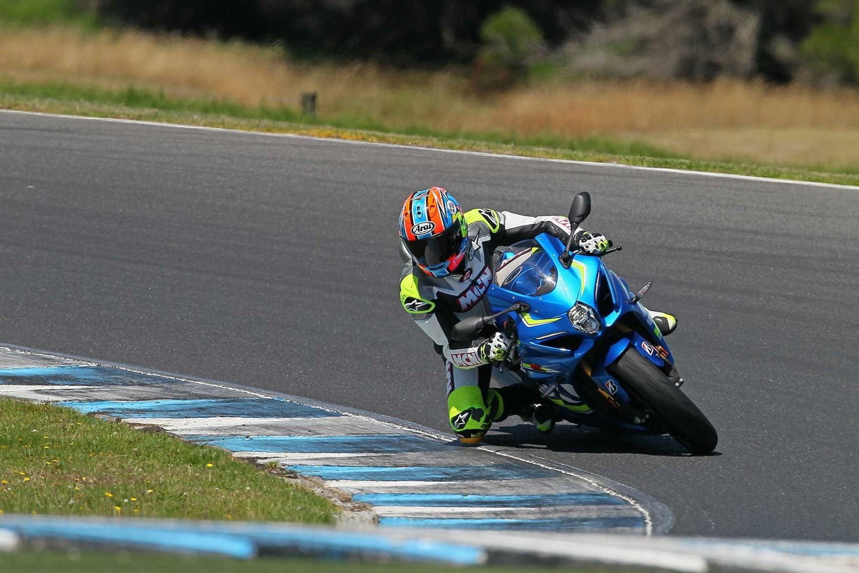Neeves in action once more on the Suzuki GSX-R1000R Neeves in action once more on the Suzuki GSX-R1000R