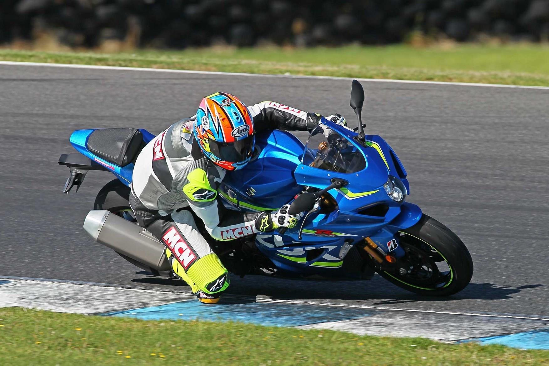 MCN's Neeves in action on the Suzuki GSX-R1000R MCN's Neeves in action on the Suzuki GSX-R1000R