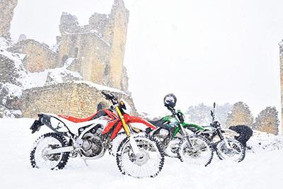 Motorbikes in the snow Motorbikes in the snow