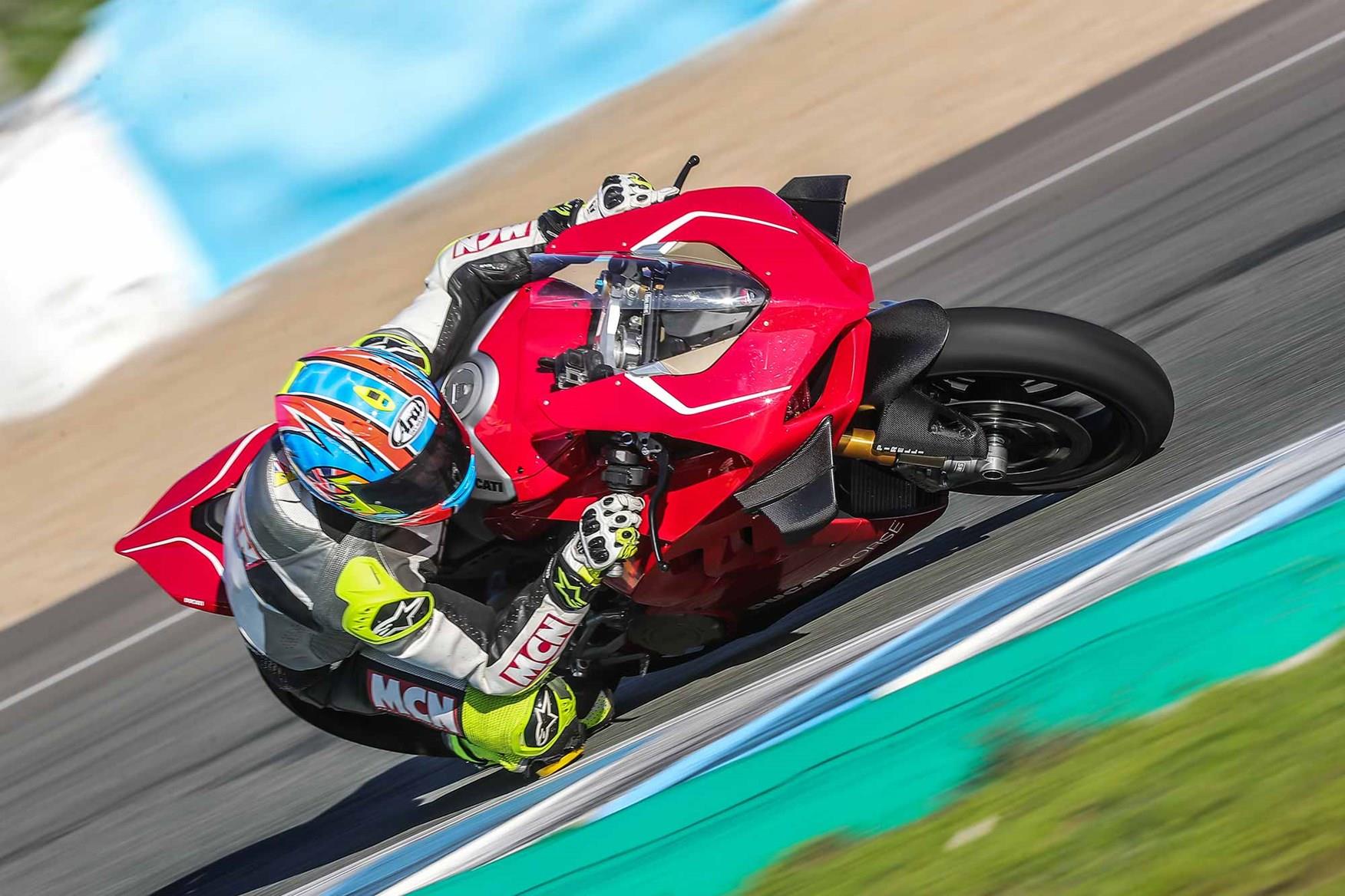 Knee down on the Panigale V4R Knee down on the Panigale V4R