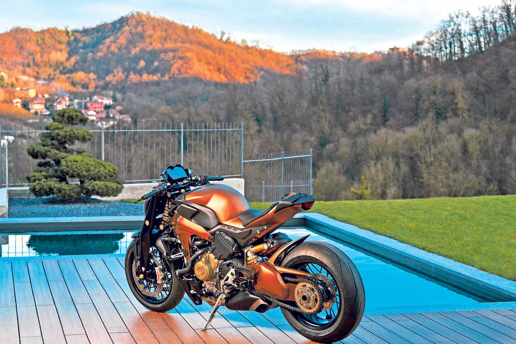 The bike has a special copper finish The bike has a special copper finish