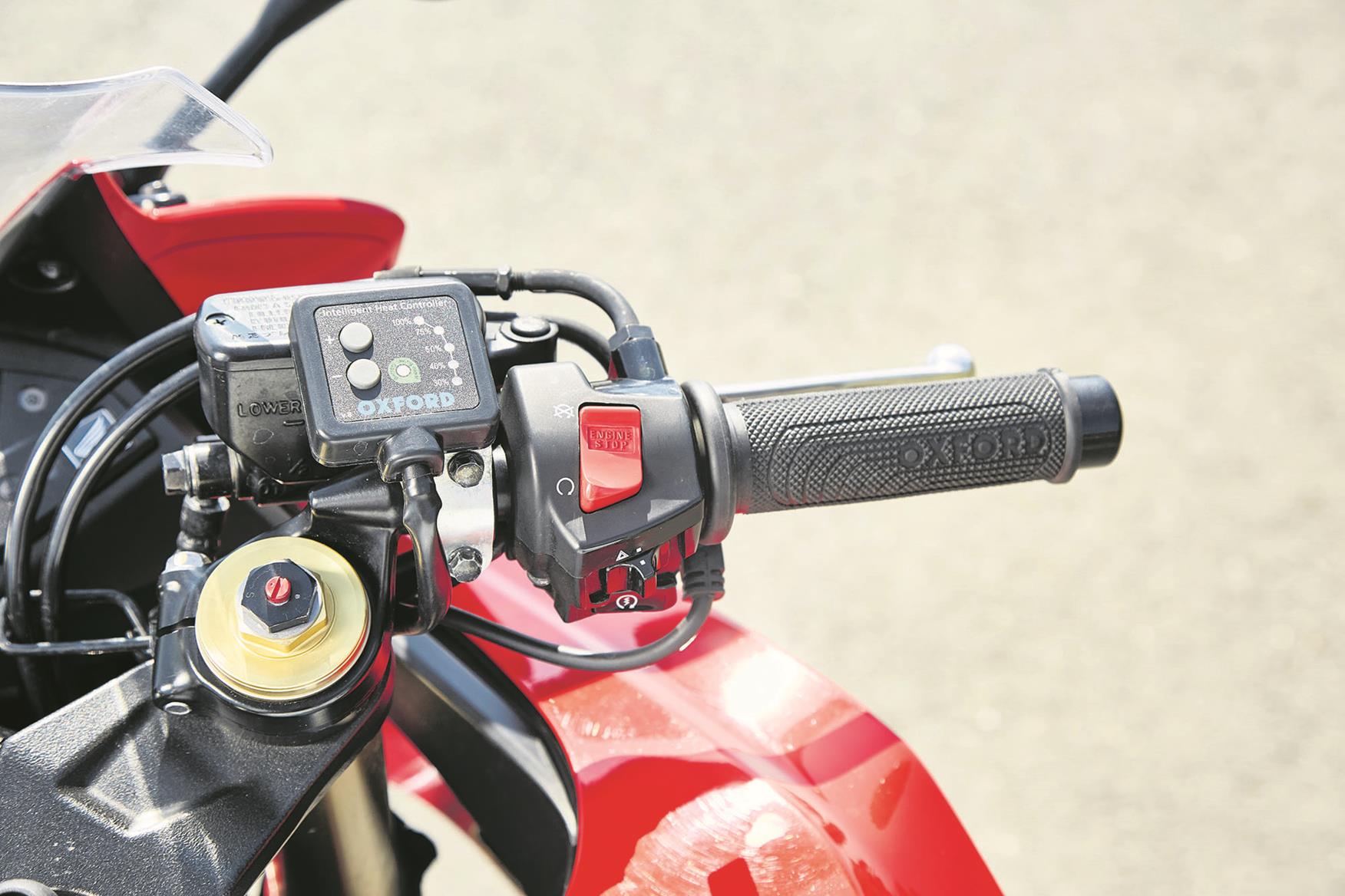 This example has Oxford heated grips fitted This example has Oxford heated grips fitted