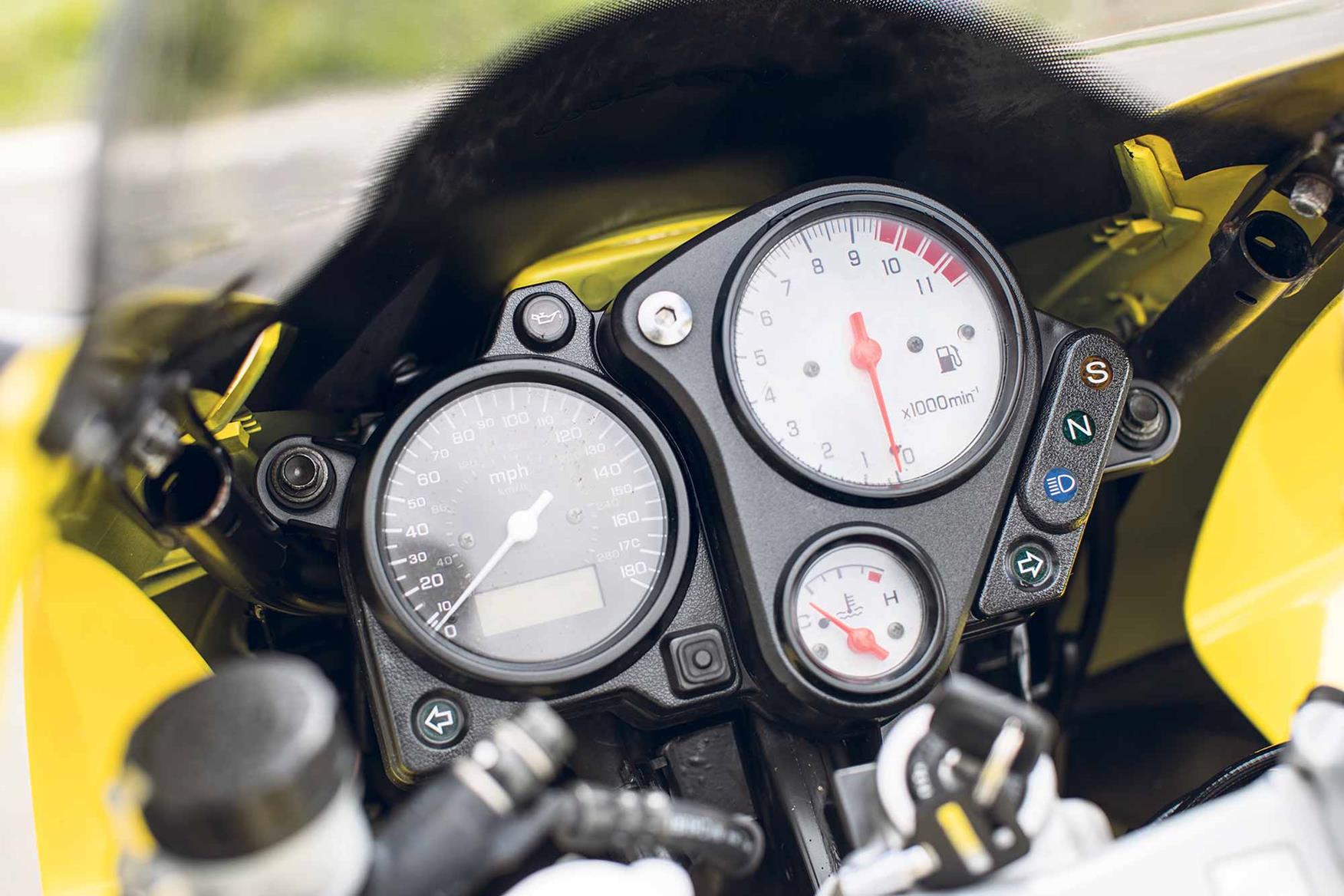 Honda VTR1000 Firestorm clocks Honda VTR1000 Firestorm clocks