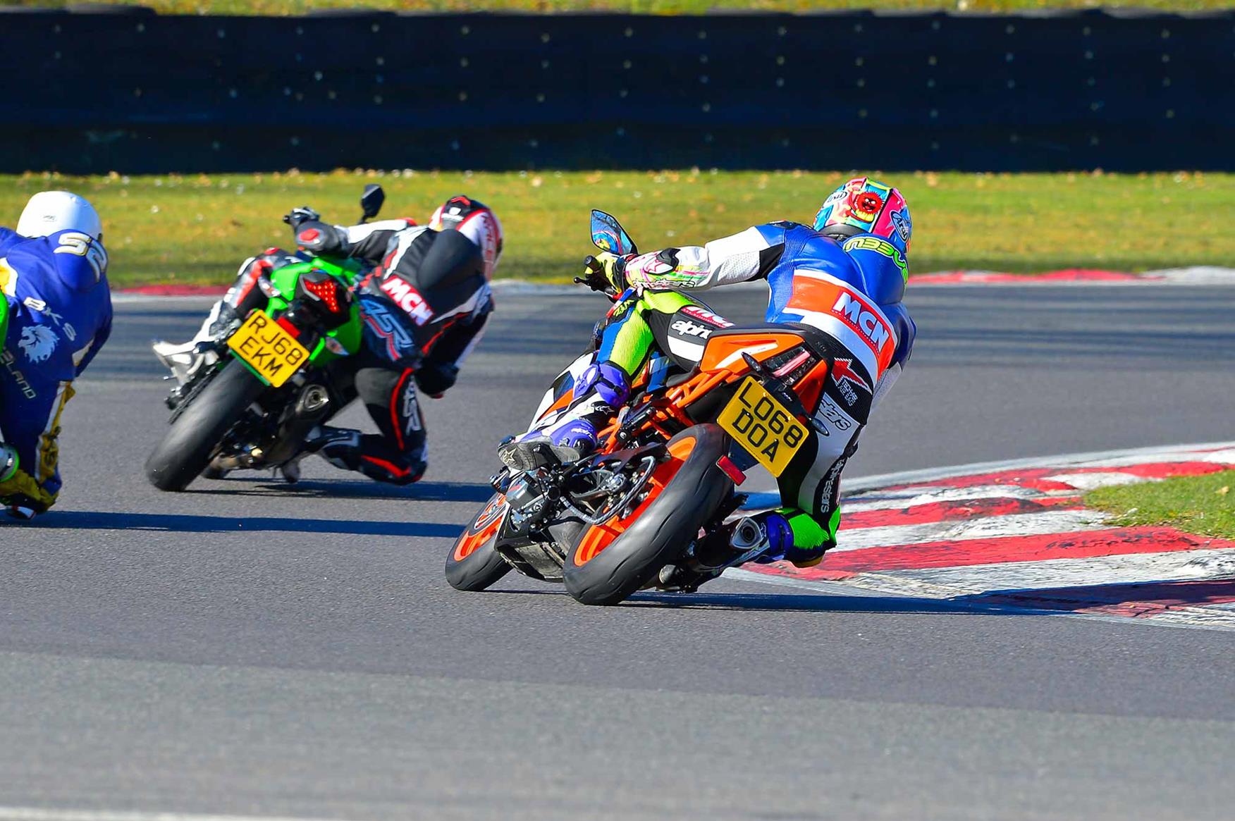 Cornering on the Kawasaki and KTM Cornering on the Kawasaki and KTM