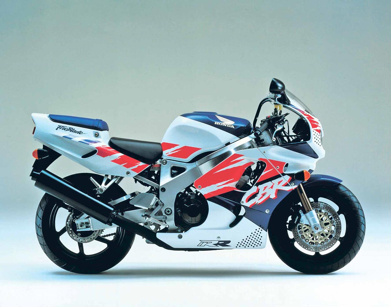 Flint had his FireBlade sprayed in Repsol colours Flint had his FireBlade sprayed in Repsol colours