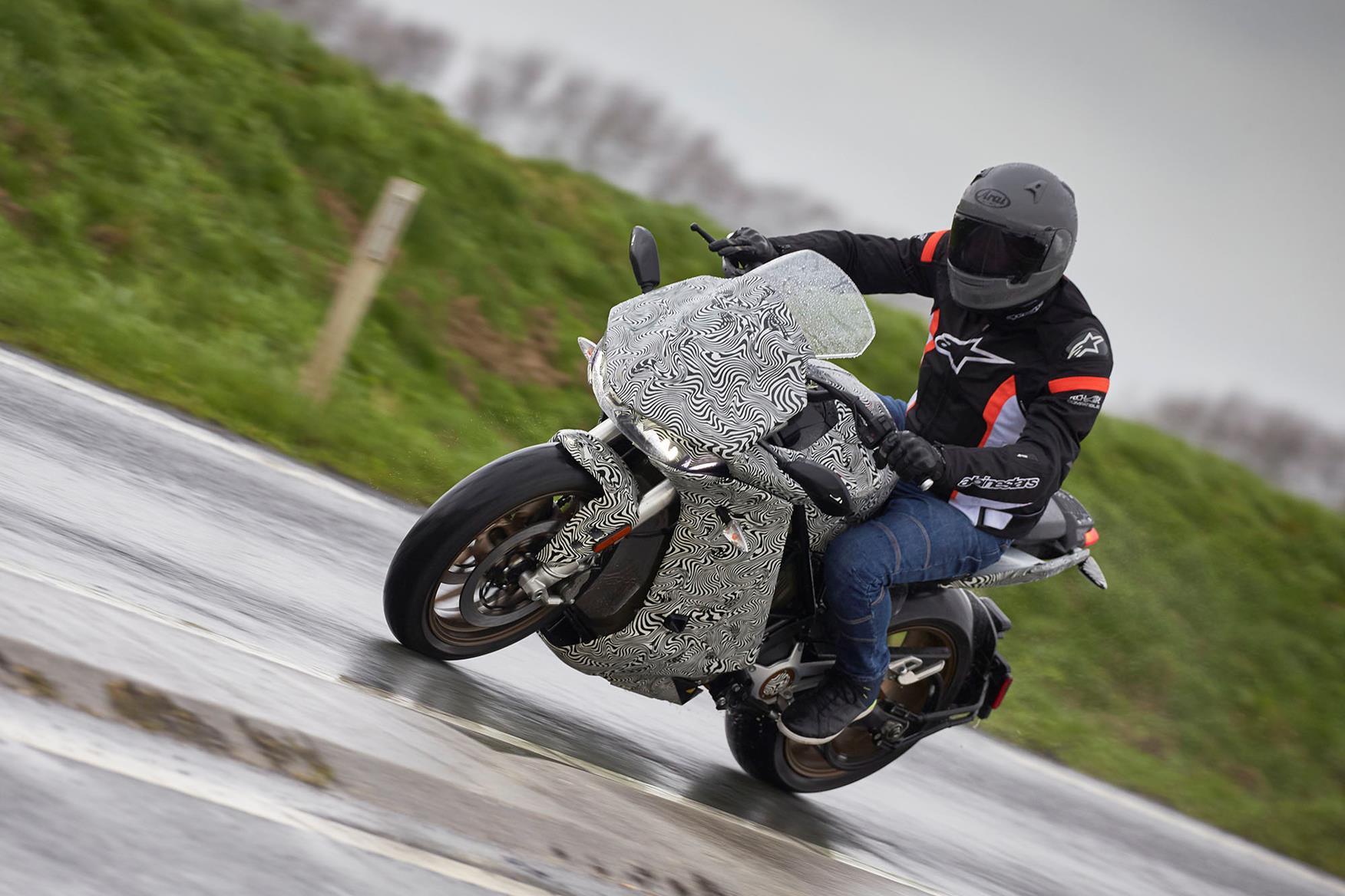 MCN's Jon Urry on the Zero SR/S fully faired electric motorbike MCN's Jon Urry on the Zero SR/S fully faired electric motorbike