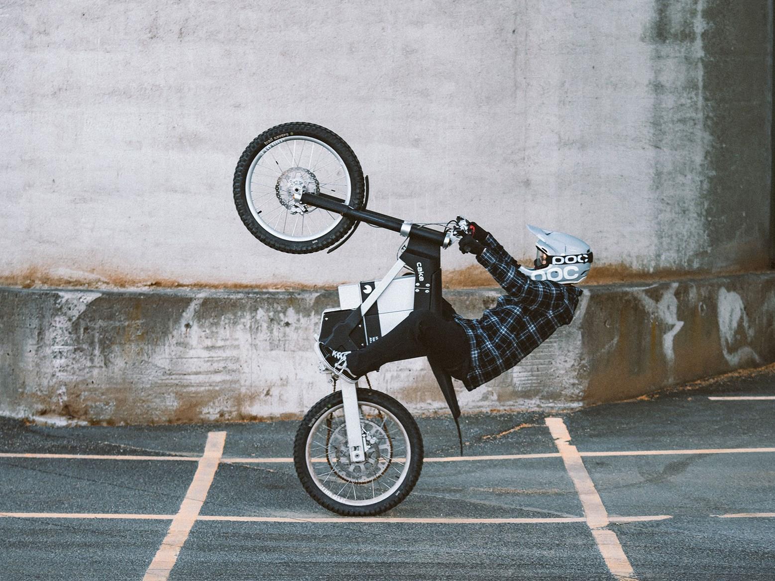 Popping a wheelie on the Cake Kalk INK Popping a wheelie on the Cake Kalk INK