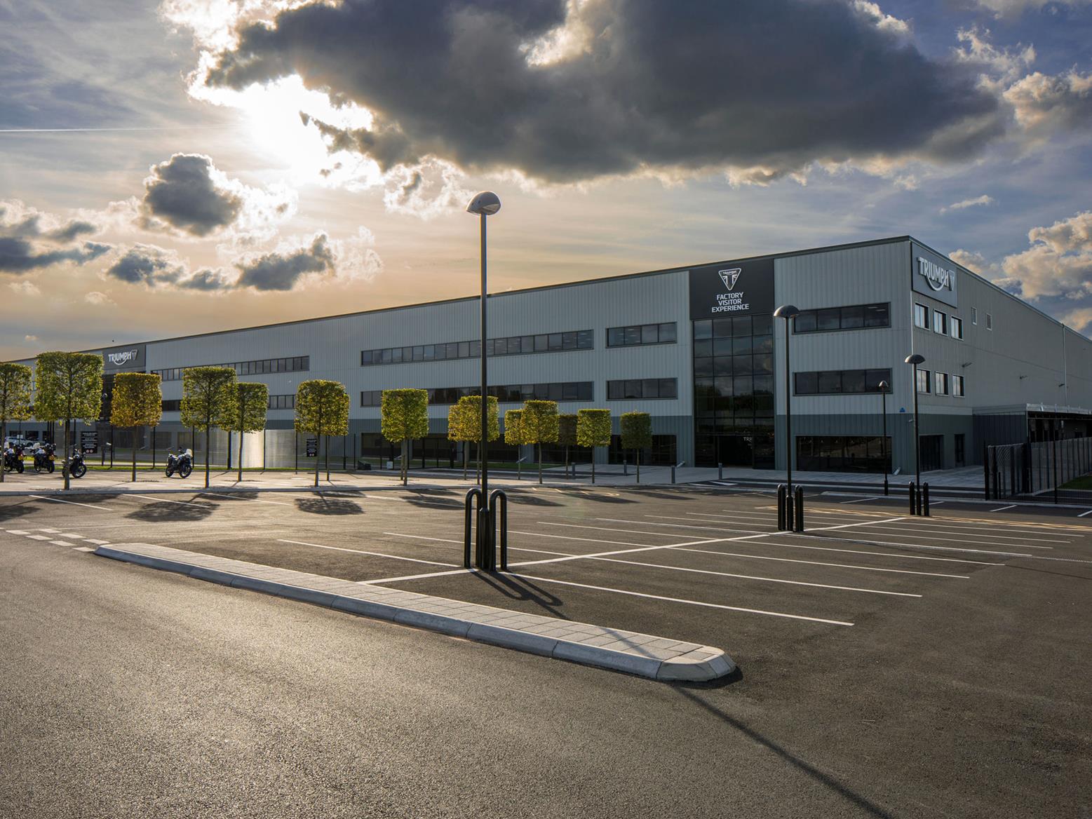 Triumph HQ Triumph HQ
