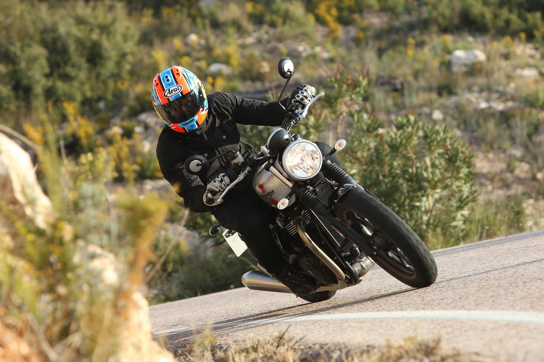 2016 Triumph Street Triple turning right 2016 Triumph Street Triple turning right