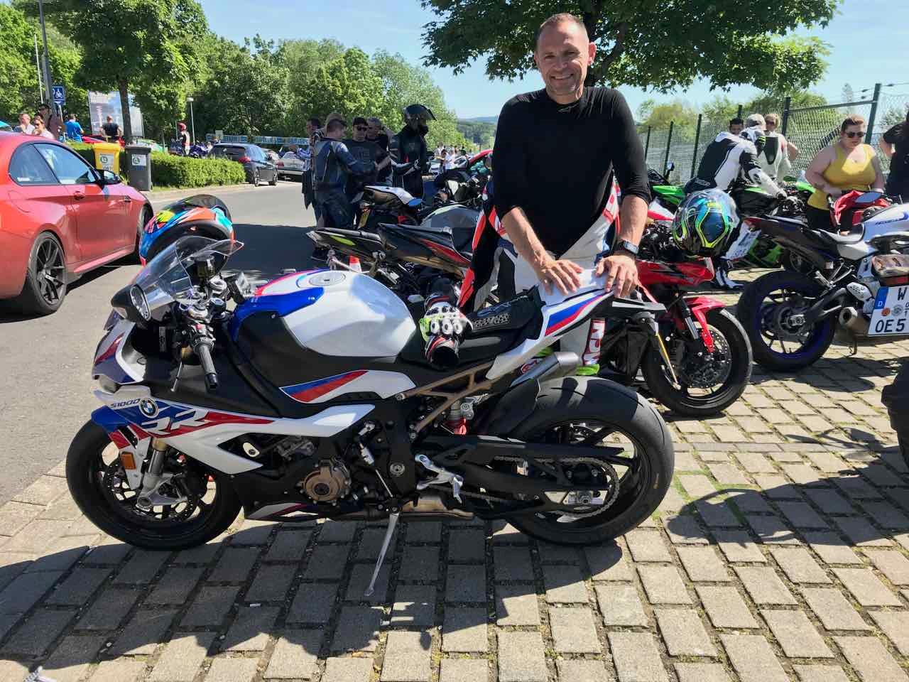 Michael Neeves with the BMW S1000RR Michael Neeves with the BMW S1000RR