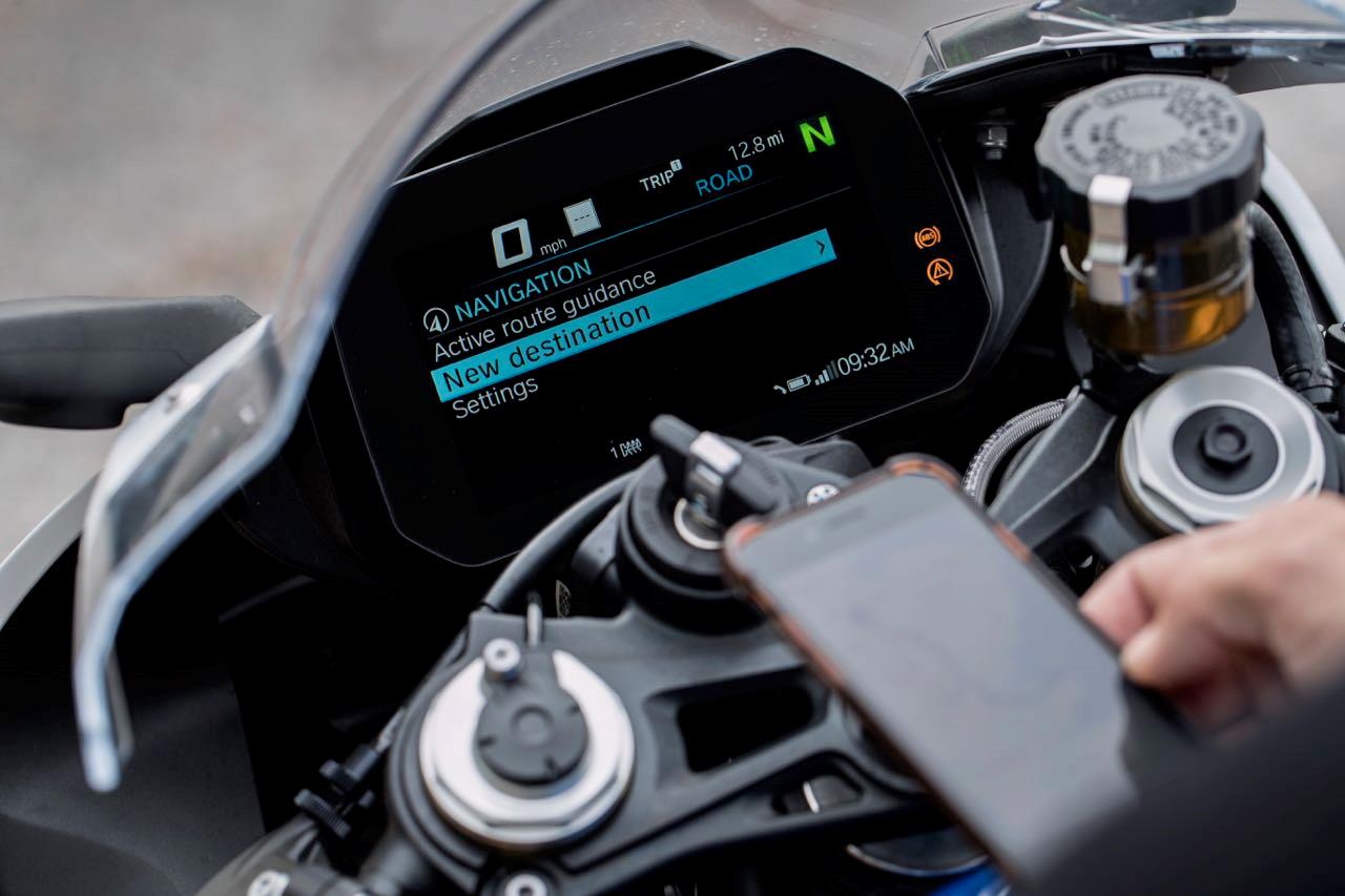 BMW S1000RR built-in sat nav BMW S1000RR built-in sat nav