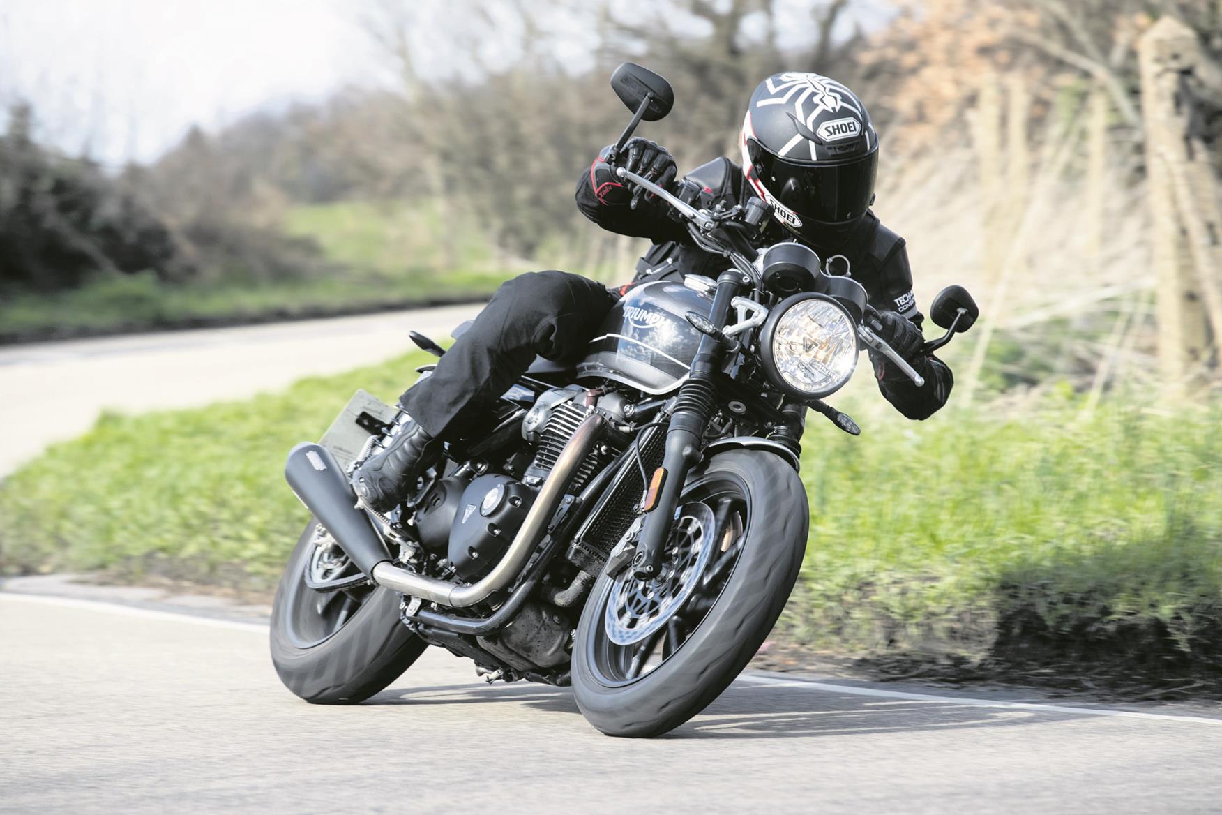 Cornering on the Triumph Speed Twin Cornering on the Triumph Speed Twin