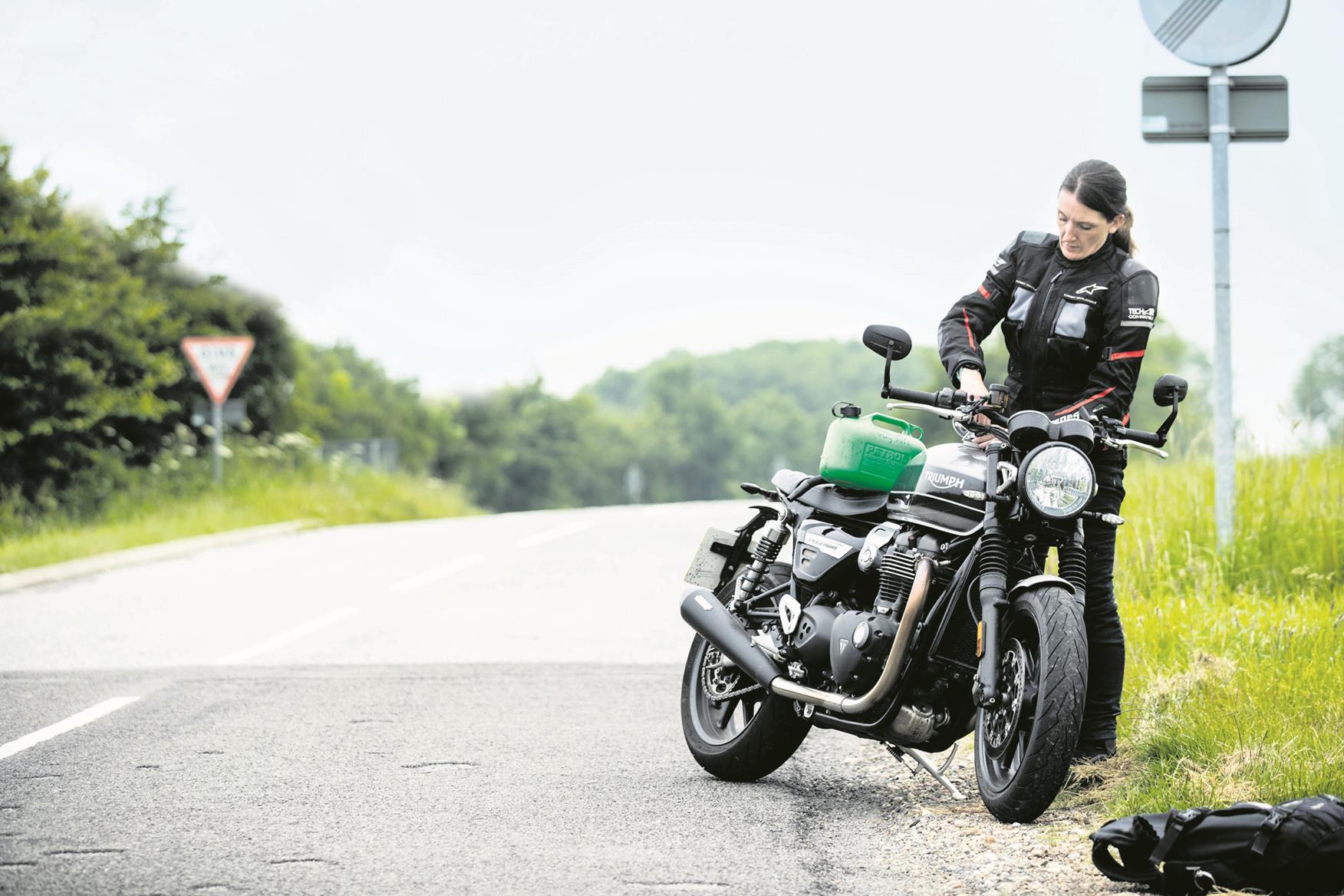 Filling up the Triumph Speed Twin Filling up the Triumph Speed Twin
