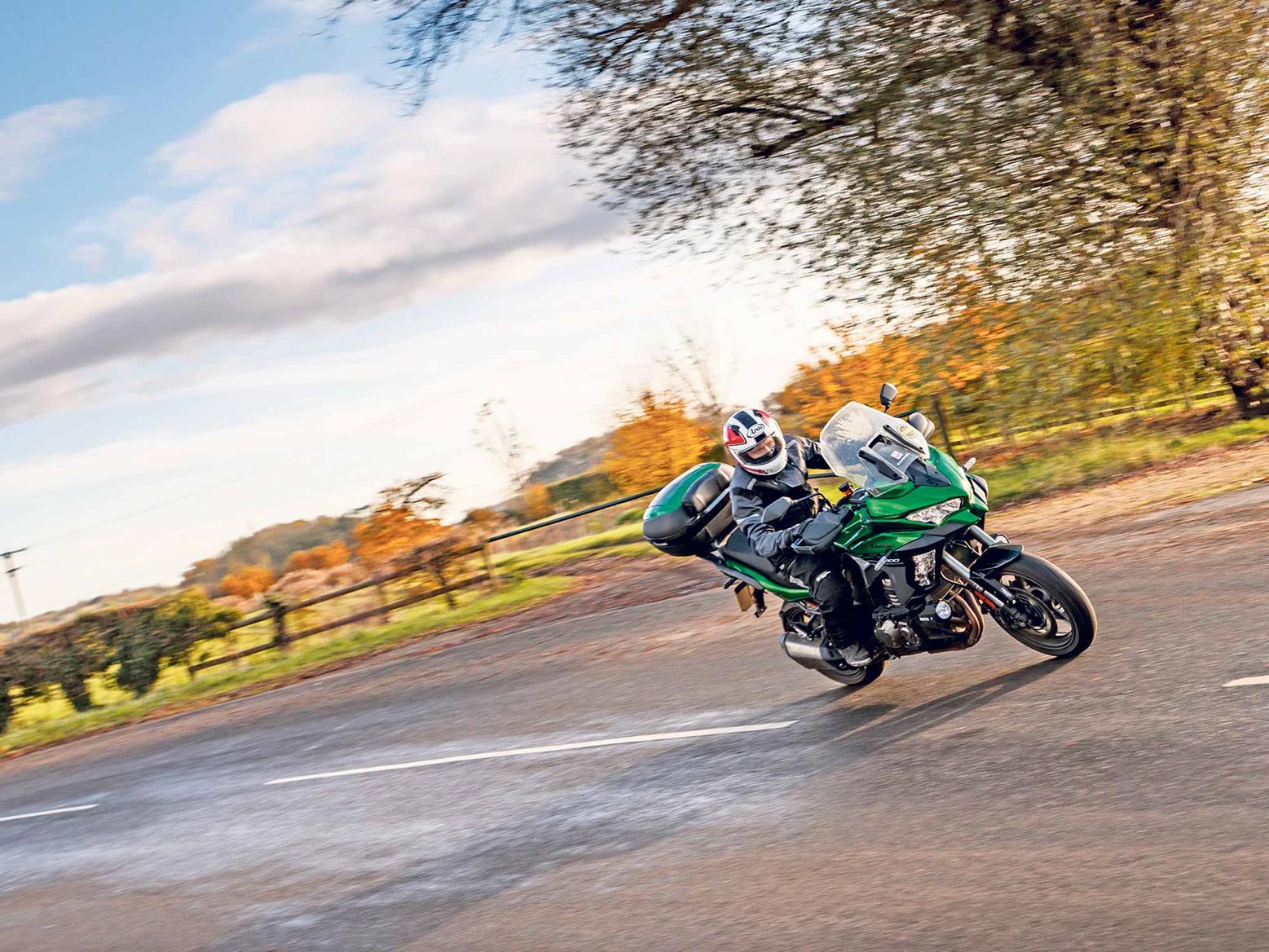Cornering on the Kawasaki Versys 1000 SE Cornering on the Kawasaki Versys 1000 SE