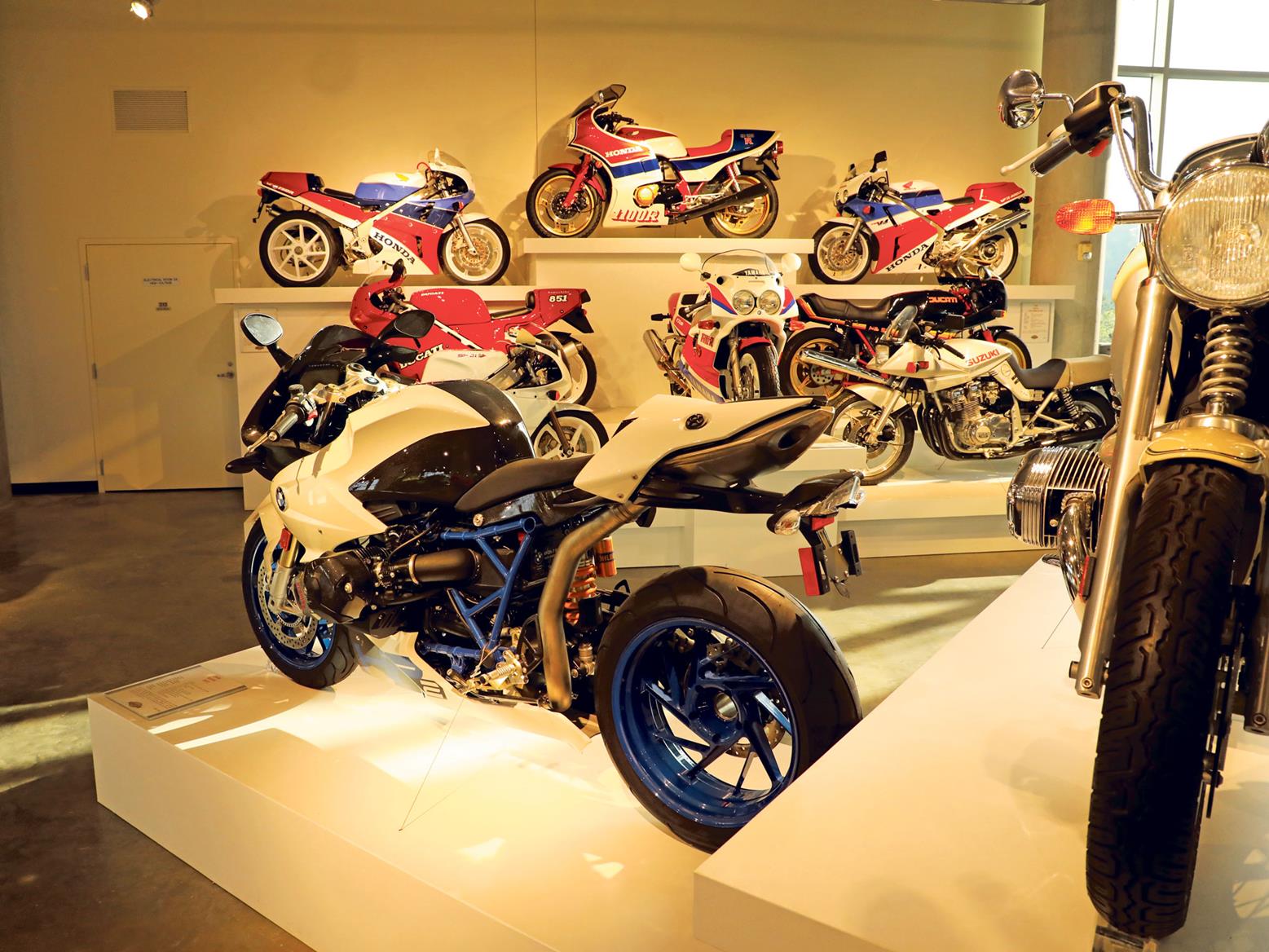 RC30, CB1100R, 851, OW01... RC30, CB1100R, 851, OW01...