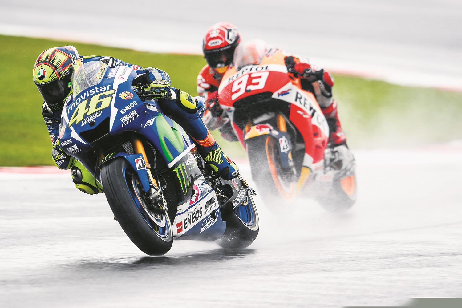 Valentino Rossi wins the 2015 British MotoGP Valentino Rossi wins the 2015 British MotoGP