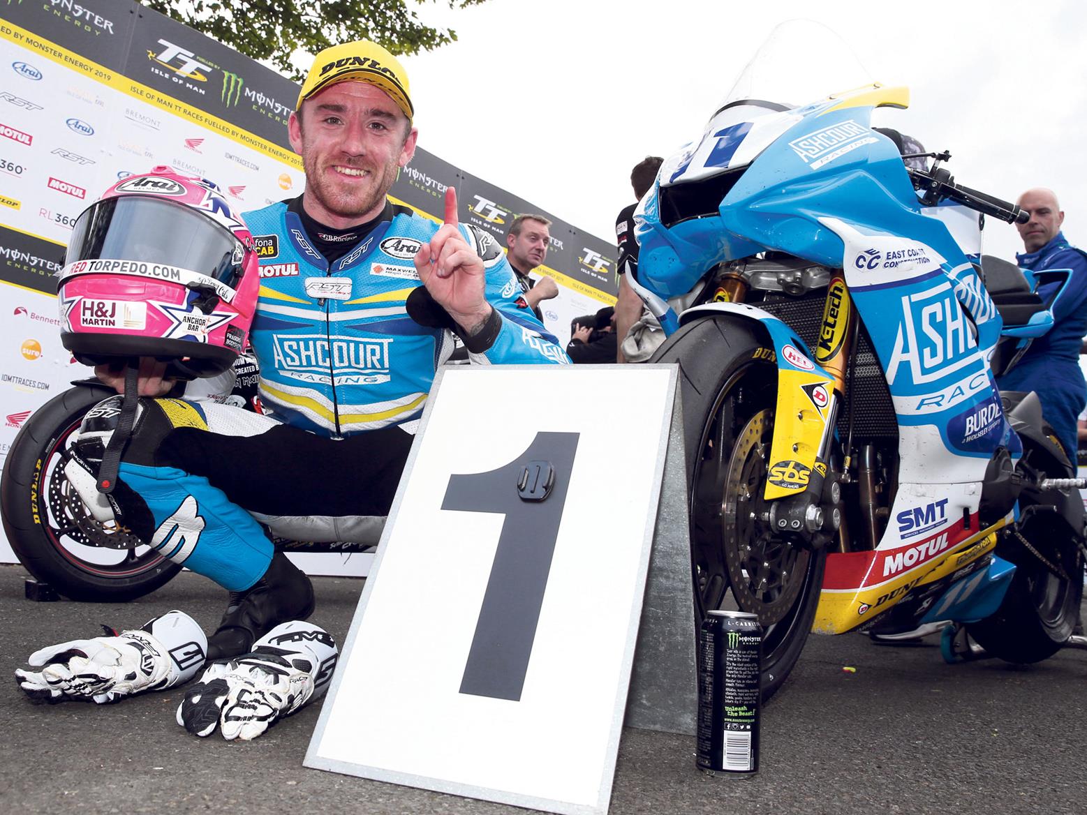 Lee Johnston wins 2019 IoM TT Supersport race Lee Johnston wins 2019 IoM TT Supersport race