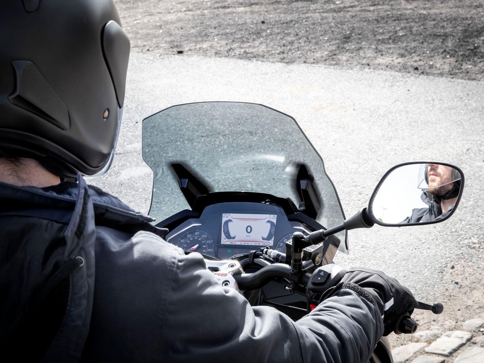 The Peugeot Pulsion 125's instrument cluster features an inverted rev counter like the firm's cars The Peugeot Pulsion 125's instrument cluster features an inverted rev counter like the firm's cars