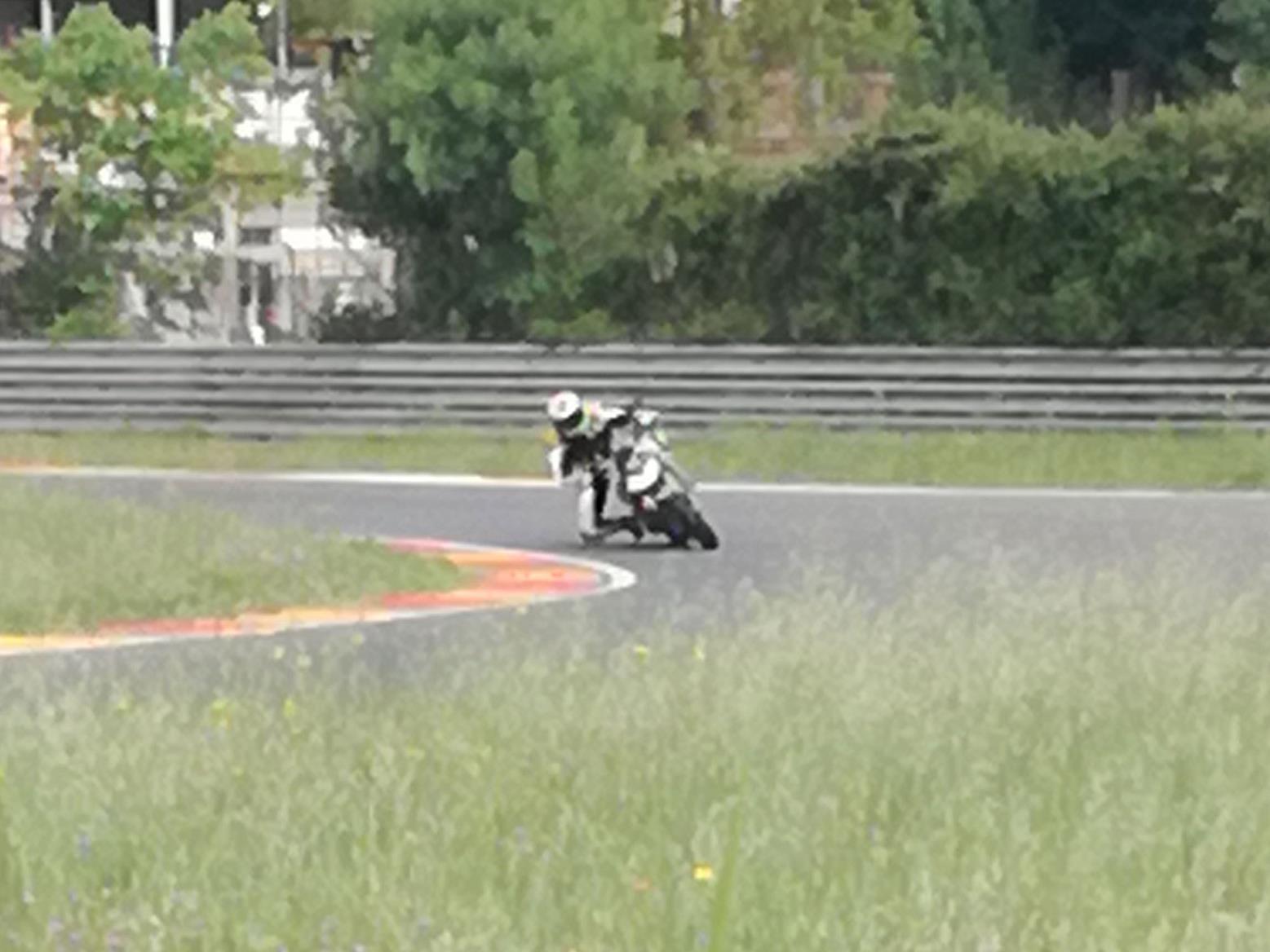 Front-on spy shot of the Ducati Streetfighter V4 Front-on spy shot of the Ducati Streetfighter V4
