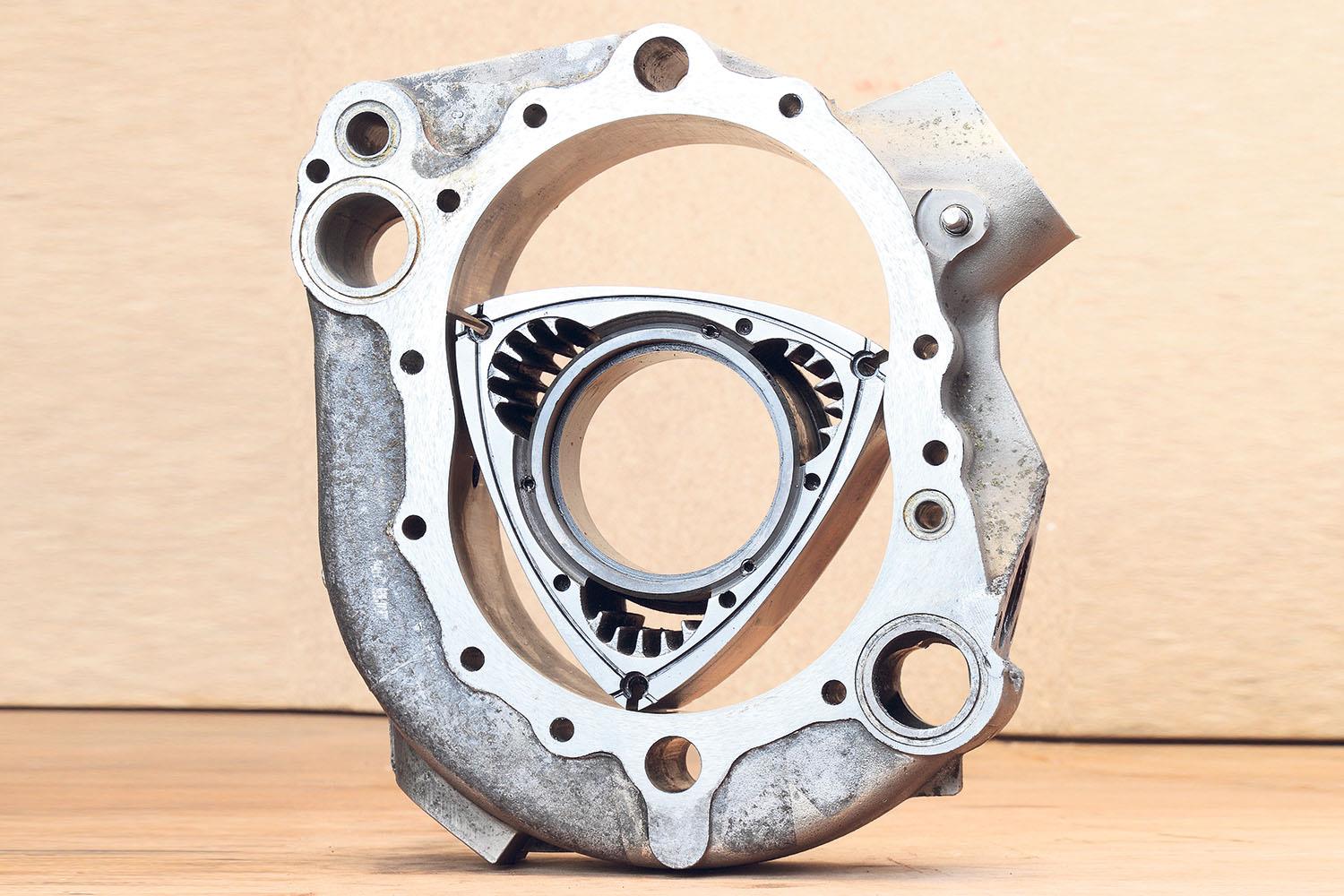 Wankel rotary engine internals Wankel rotary engine internals