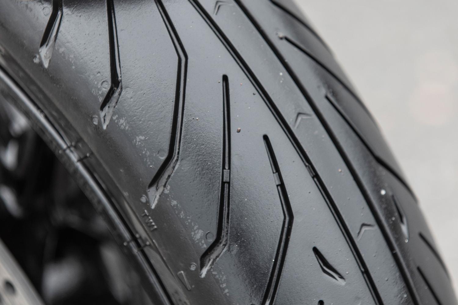 Pirelli Angel GT II tread pattern Pirelli Angel GT II tread pattern