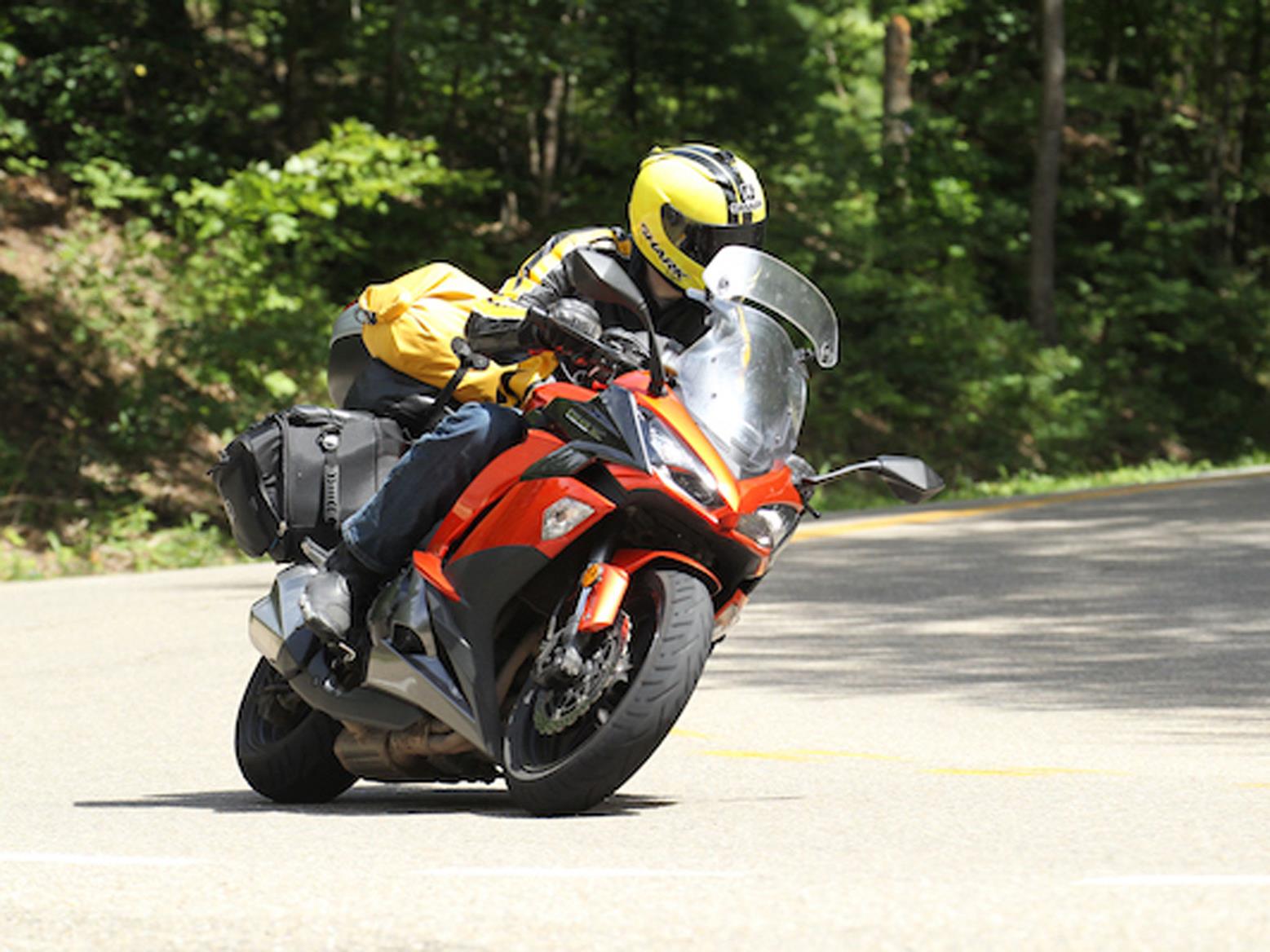 Simon on his Kawasaki Z1000SX tackling Moonshiner 28 Simon on his Kawasaki Z1000SX tackling Moonshiner 28